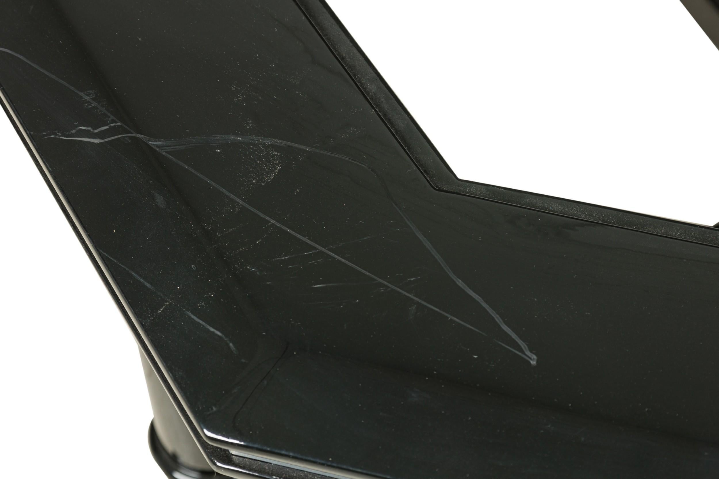 James Mont Americna Table basse octogonale en laque noire et laiton Structure Bon état - En vente à New York, NY