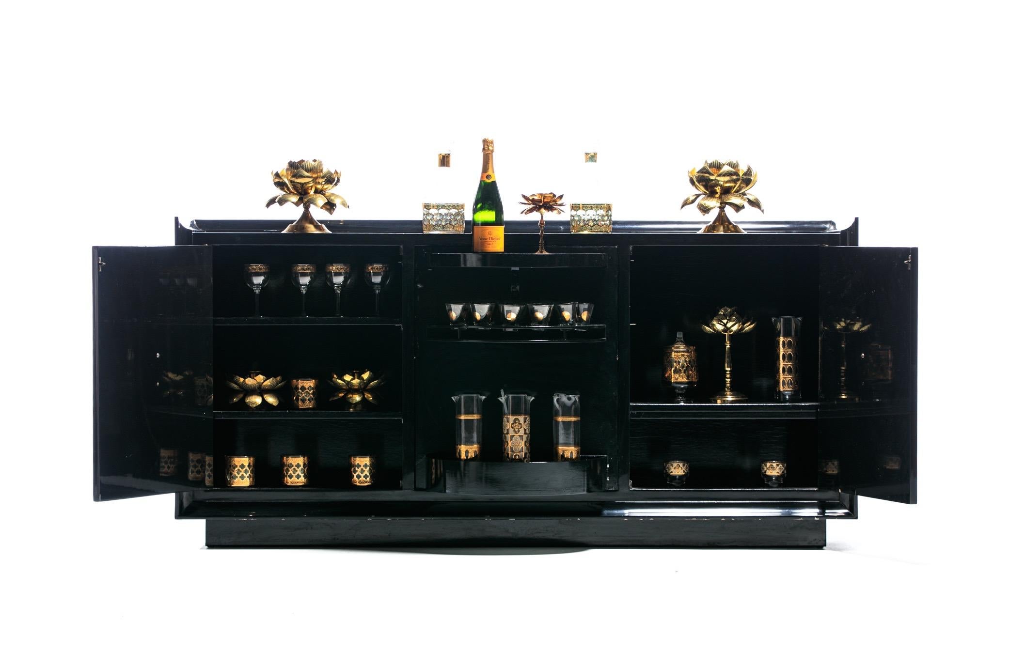 James Mont Attributed Black Lacquered Sideboard or Bar Cabinet, circa 1940s In Good Condition For Sale In Saint Louis, MO