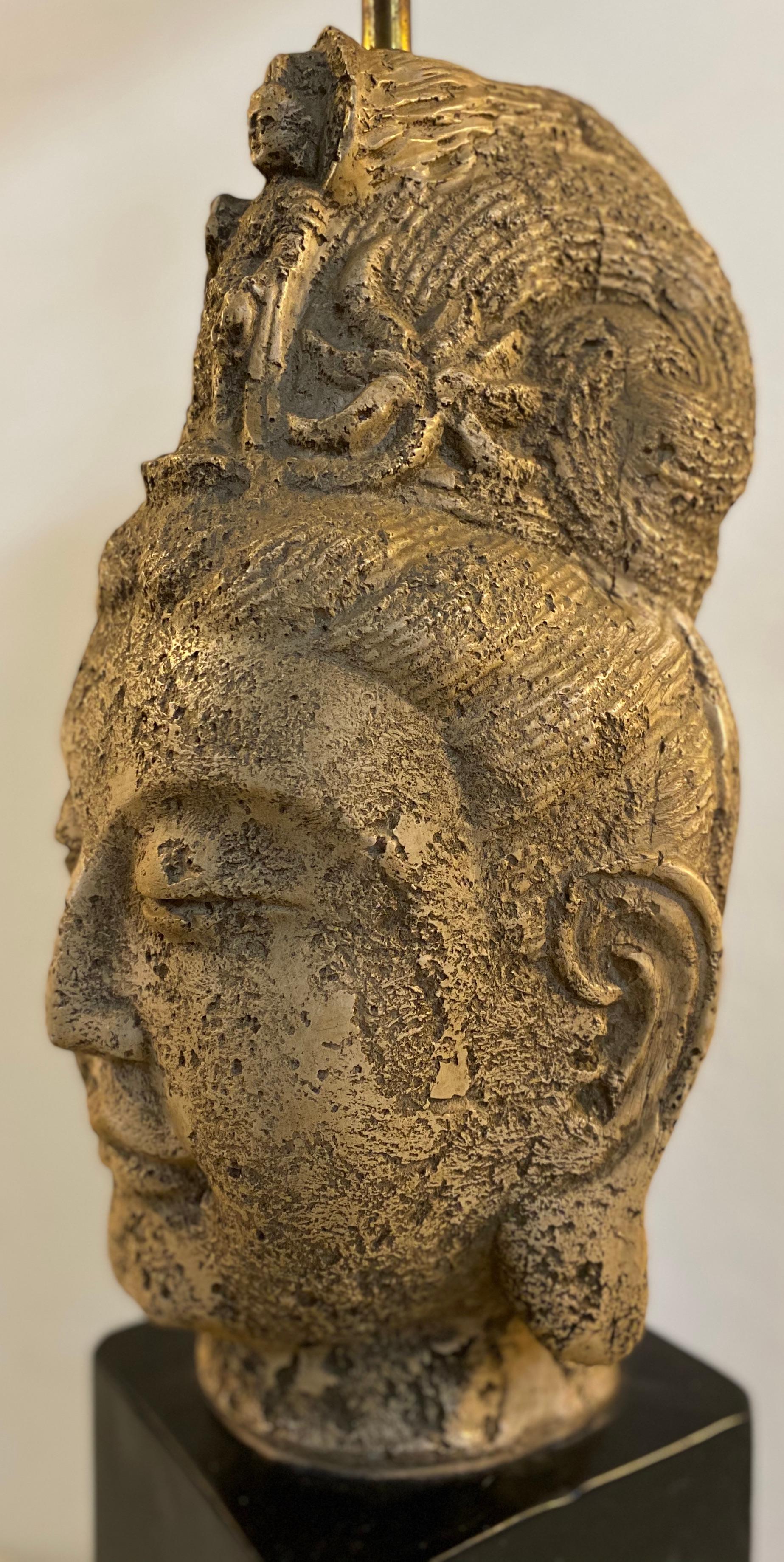 Cuit Lampe à tête de Bouddha Tara en céramique de James Mont, datant d'environ 1950 en vente