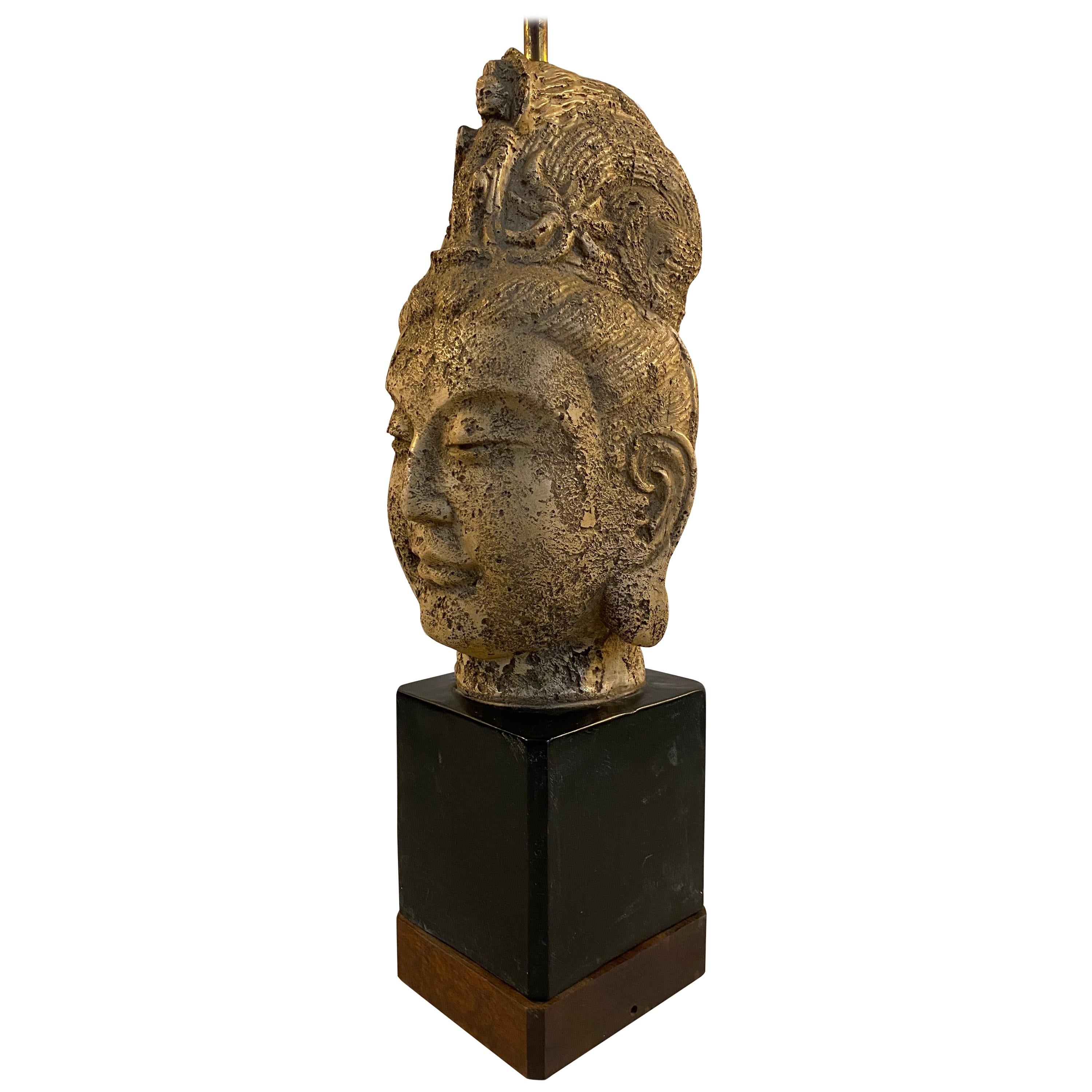 Lampe à tête de Bouddha Tara en céramique de James Mont, datant d'environ 1950 en vente