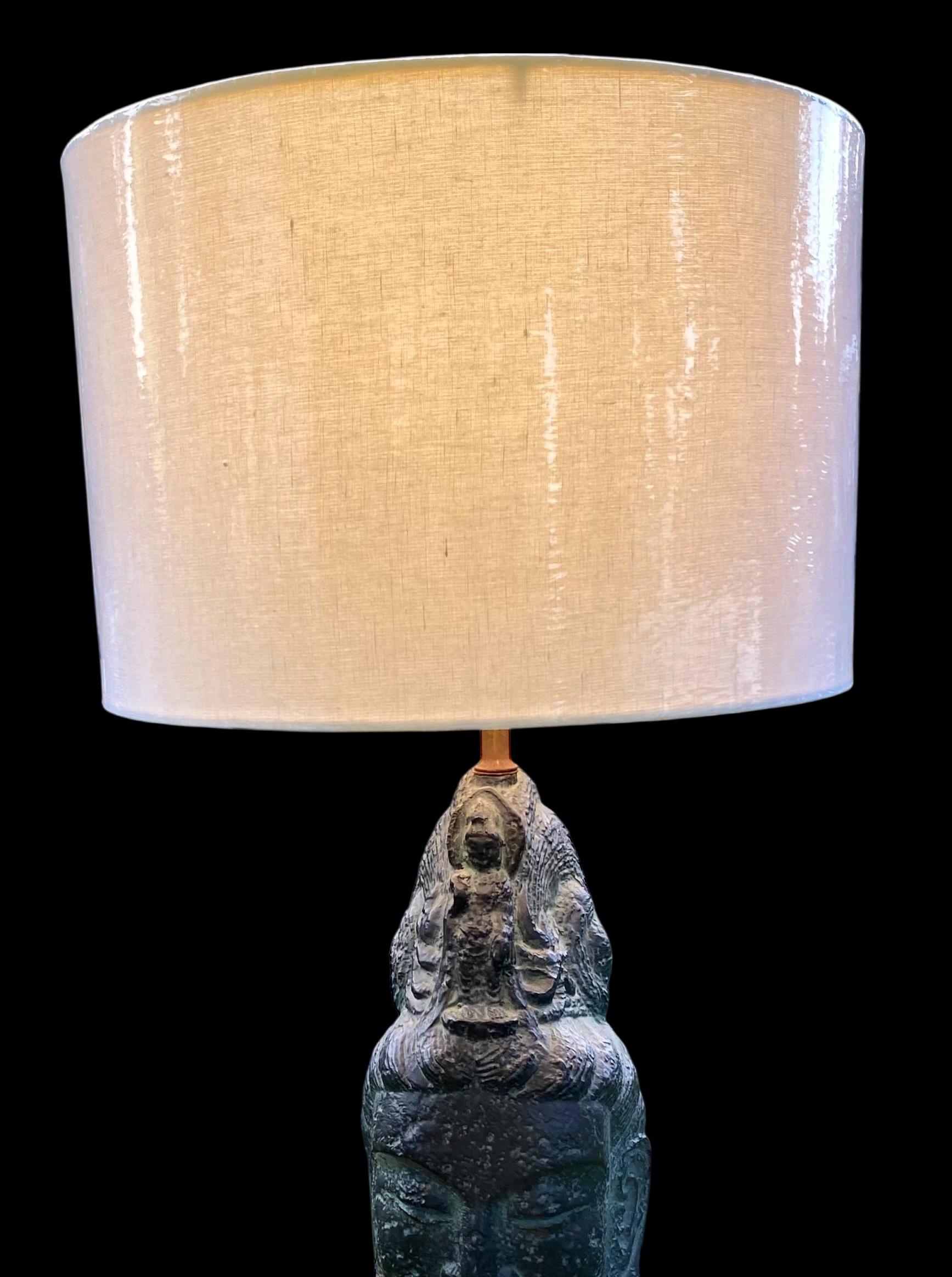 James Mont Lampe à tête de bouddha Tara en céramique, vers 1950 en vente 4