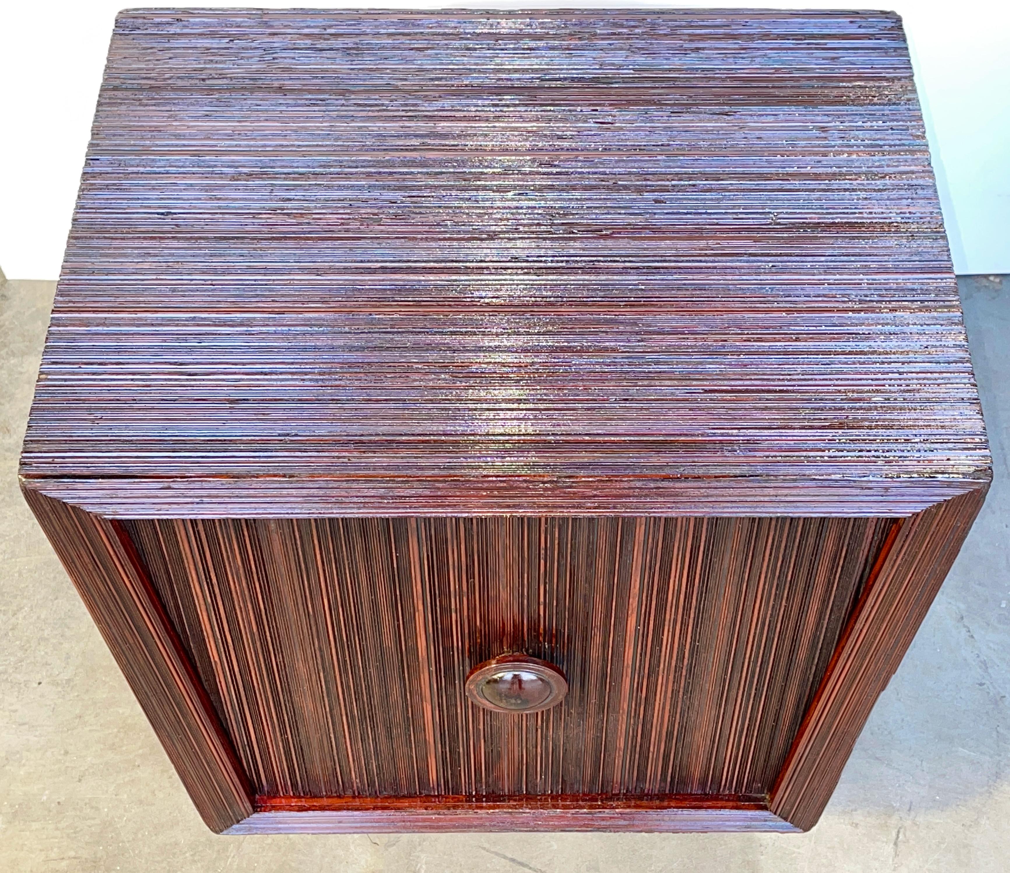 James Mont Design, Firmado, Armario trapezoidal de caña de lápiz Estadounidense en venta