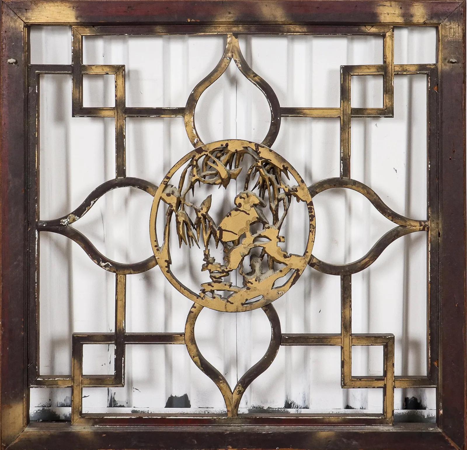 James Mont Designs Pannello asiatico in legno dorato In condizioni buone in vendita a Hanover, MA