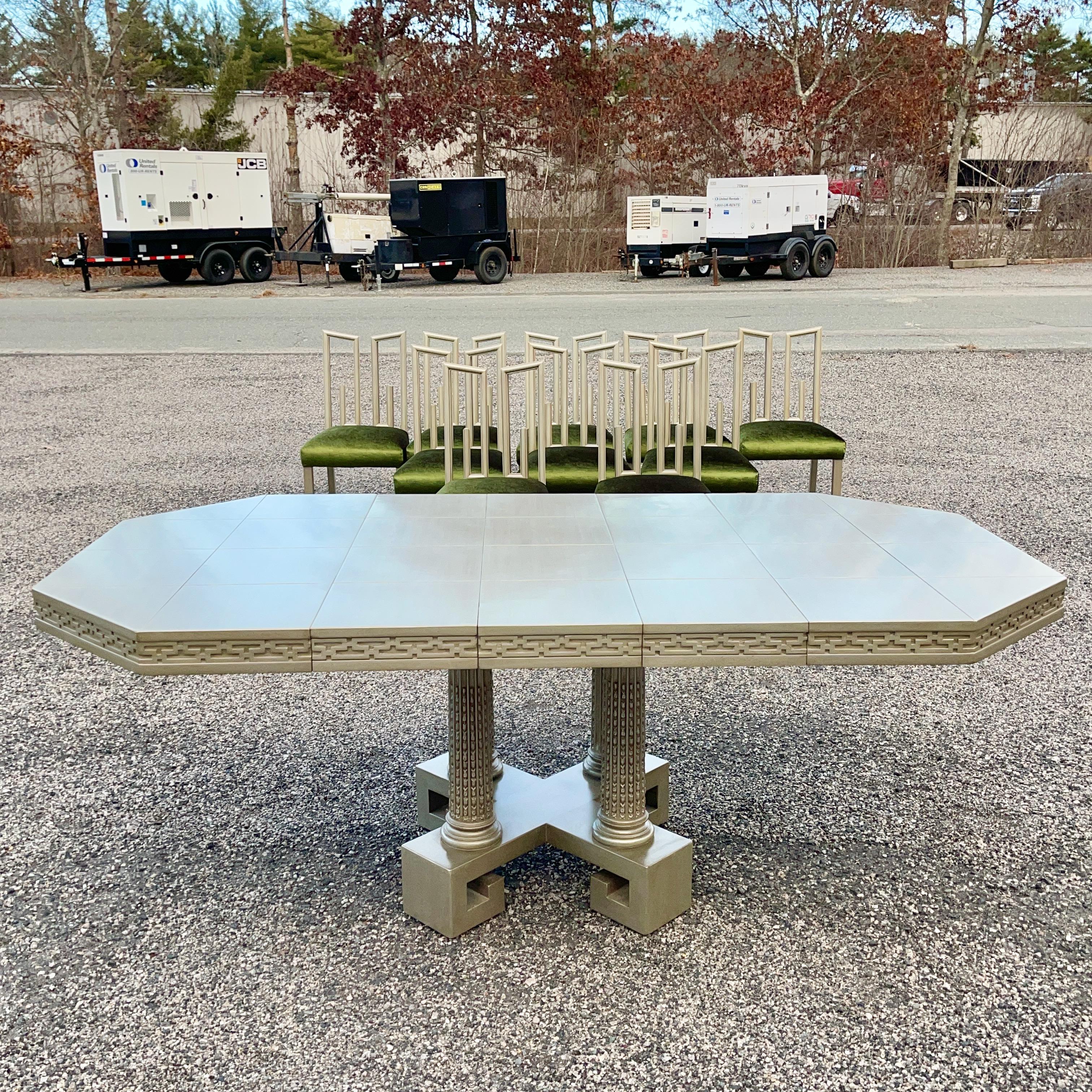 Table de salle à manger Greek Key de James Mont Designs et 10 chaises argentées et vertes en vente 9