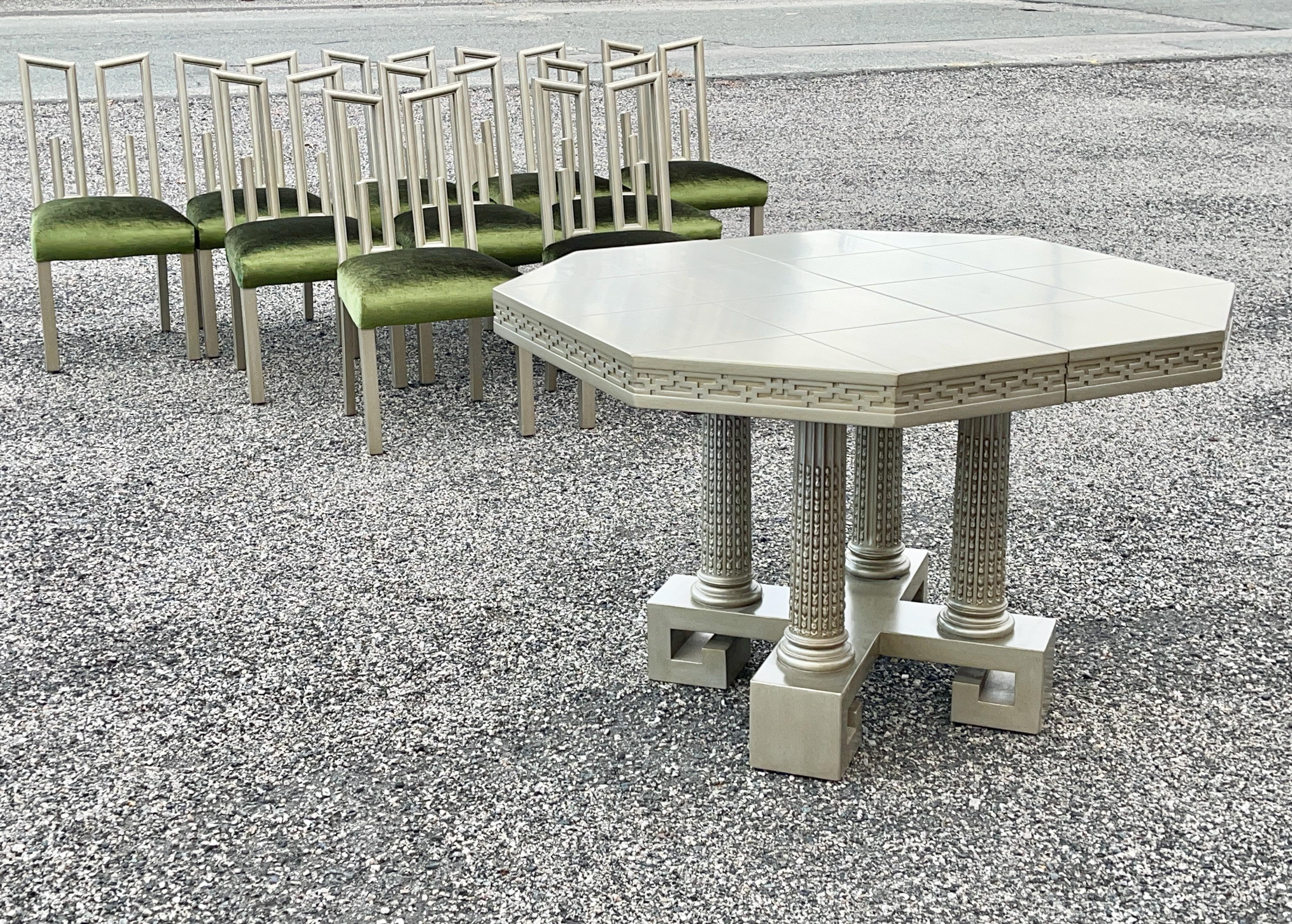 Table de salle à manger Greek Key de James Mont Designs et 10 chaises argentées et vertes en vente 10