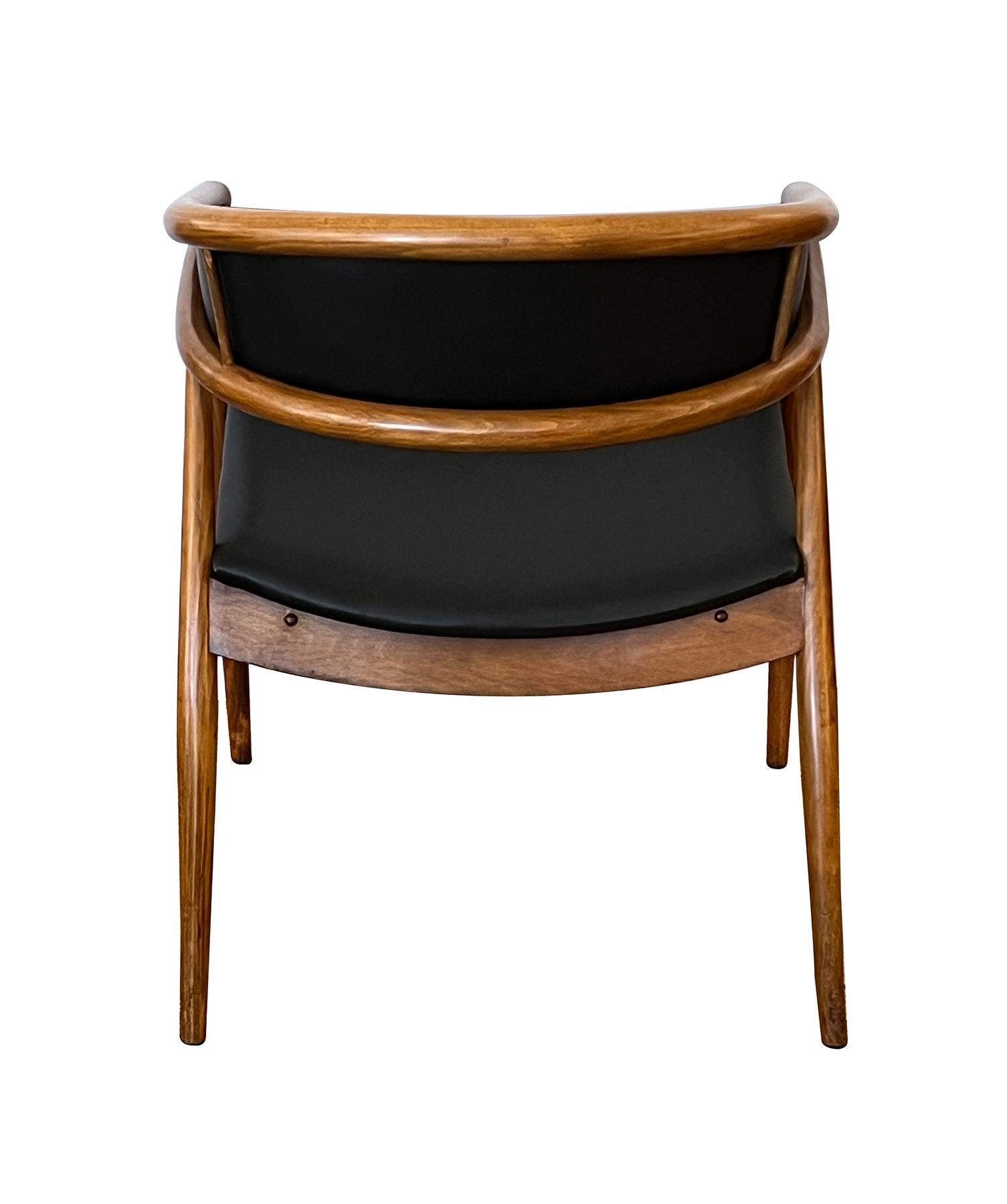 Sculpté James Mont King Cole Fauteuil du milieu du siècle en hêtre bentwood en vente