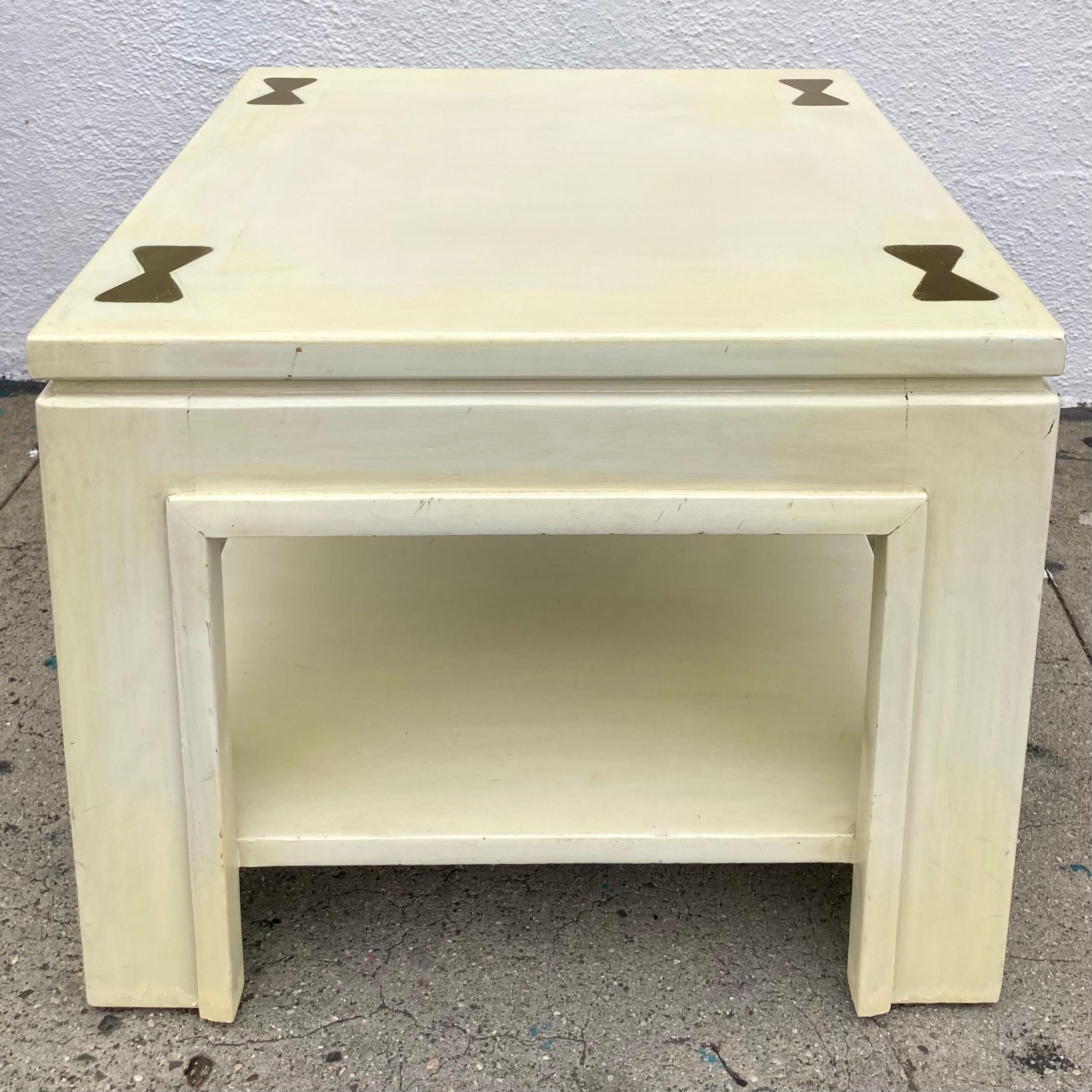 Américain Table de cocktail de style James Mont Ming avec inserts en laiton en vente