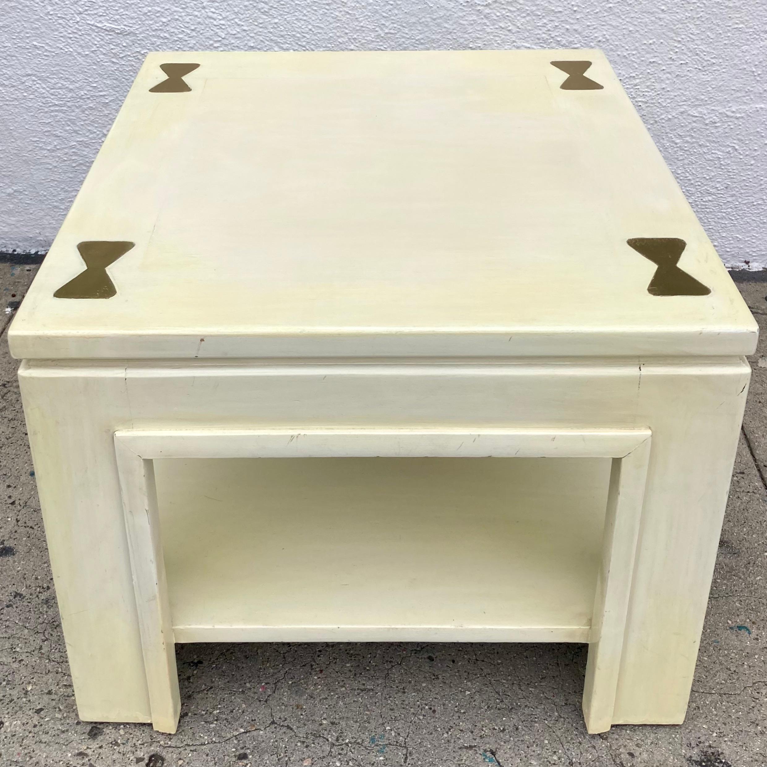 Table de cocktail de style James Mont Ming avec inserts en laiton Bon état - En vente à Los Angeles, CA