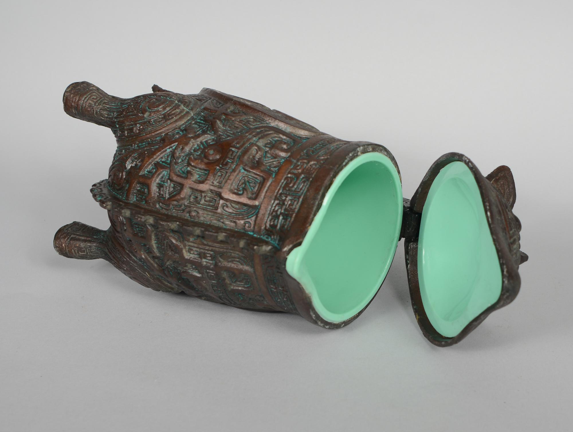 Cubitera y jarra de agua Asian Style de James Mont por Getz Bros. en venta 5