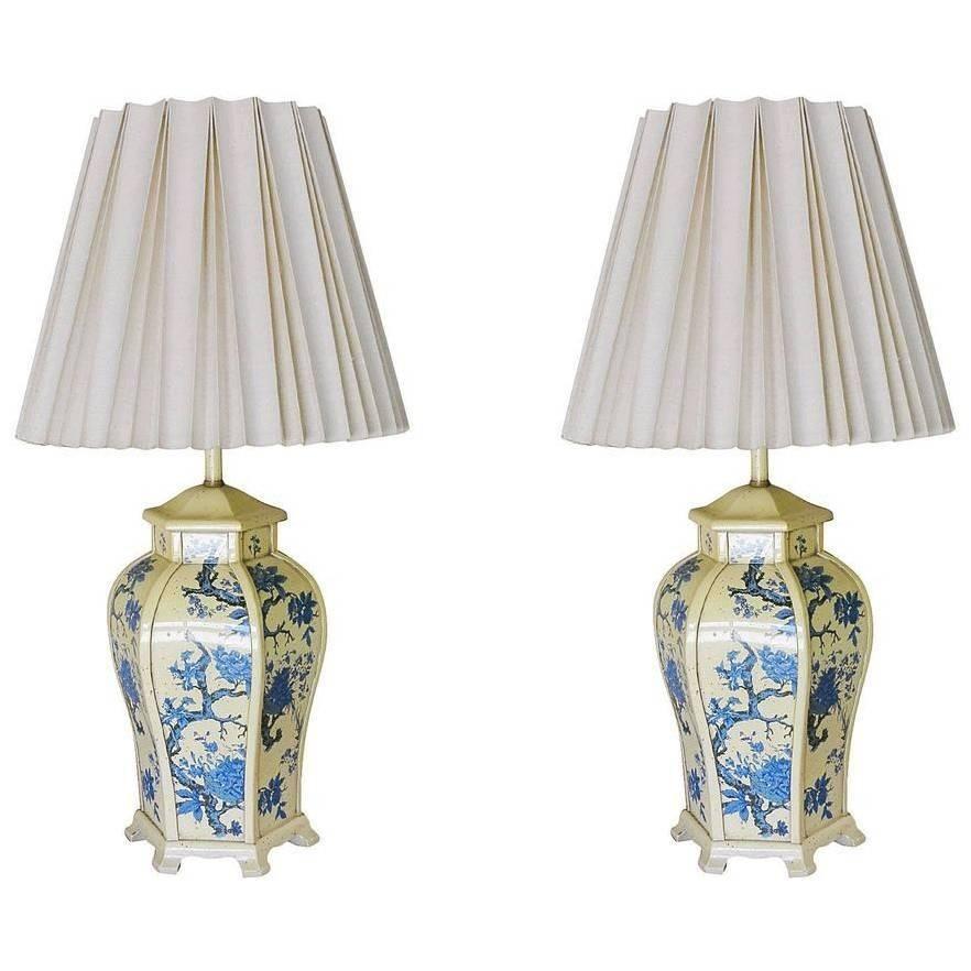 Paire de lampes d'inspiration asiatique du milieu du siècle, style James Mont, en émail en vente 3