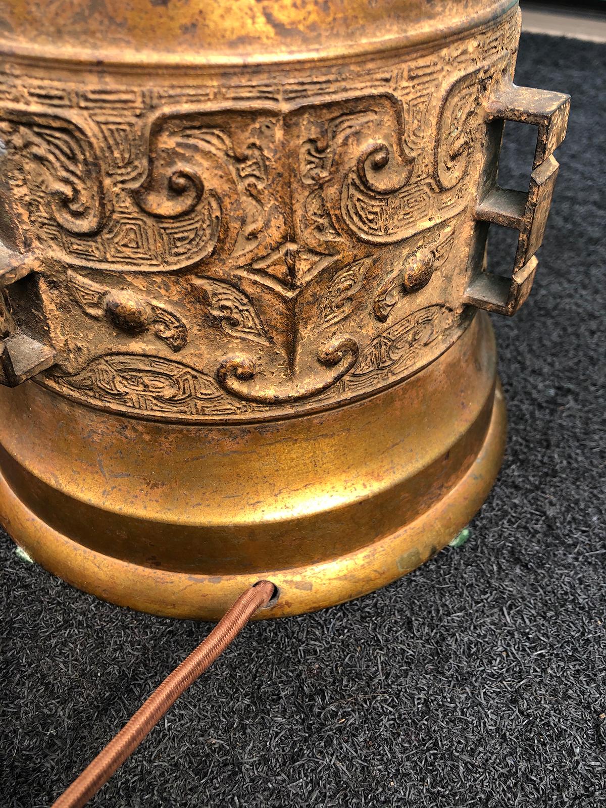 James Mont Style Mid-20th Century Gilt Metal Asian Form Lamp For Sale 9