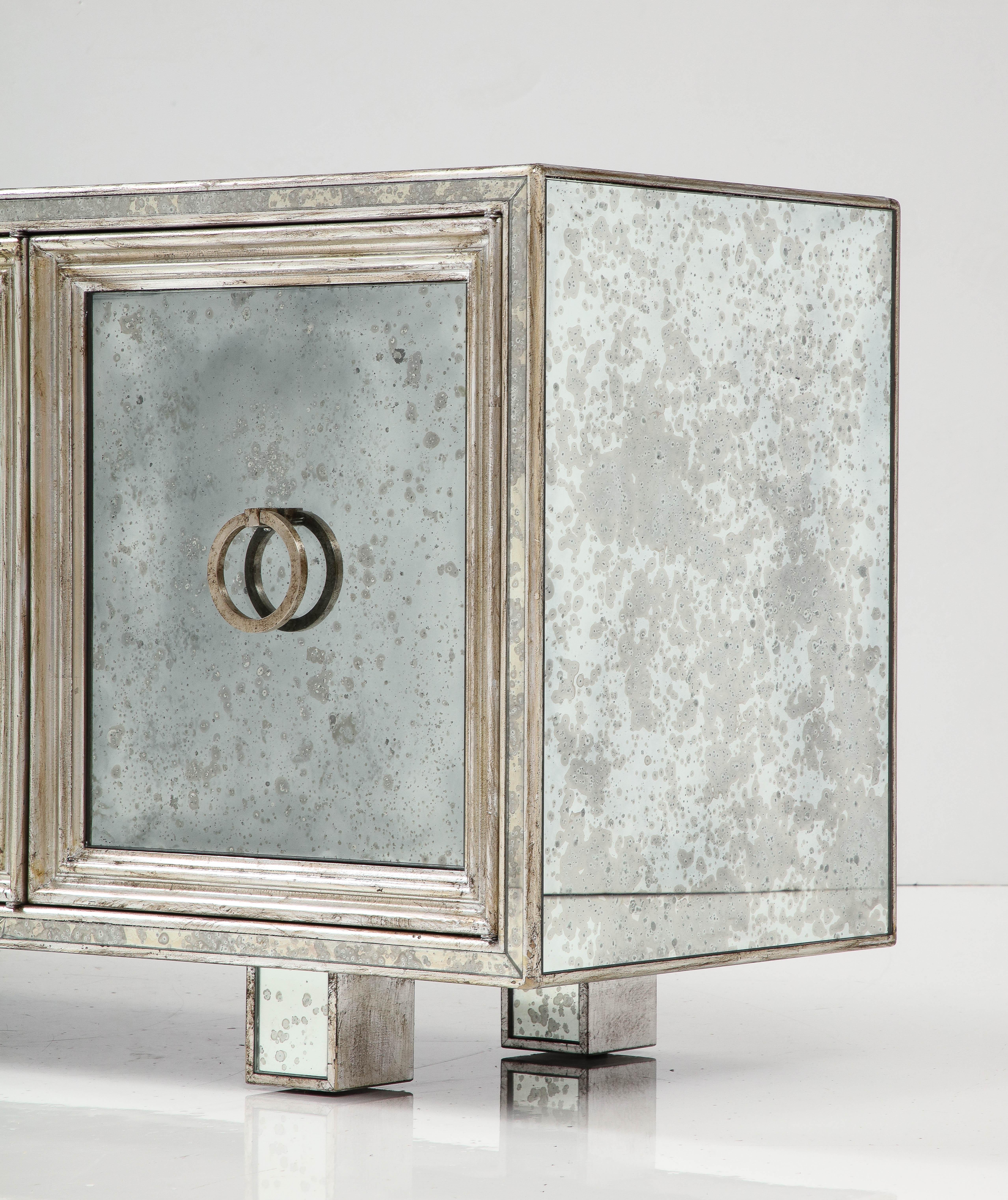 Specchio in stile James Mont, Credenza con foglie d'argento in vendita 1