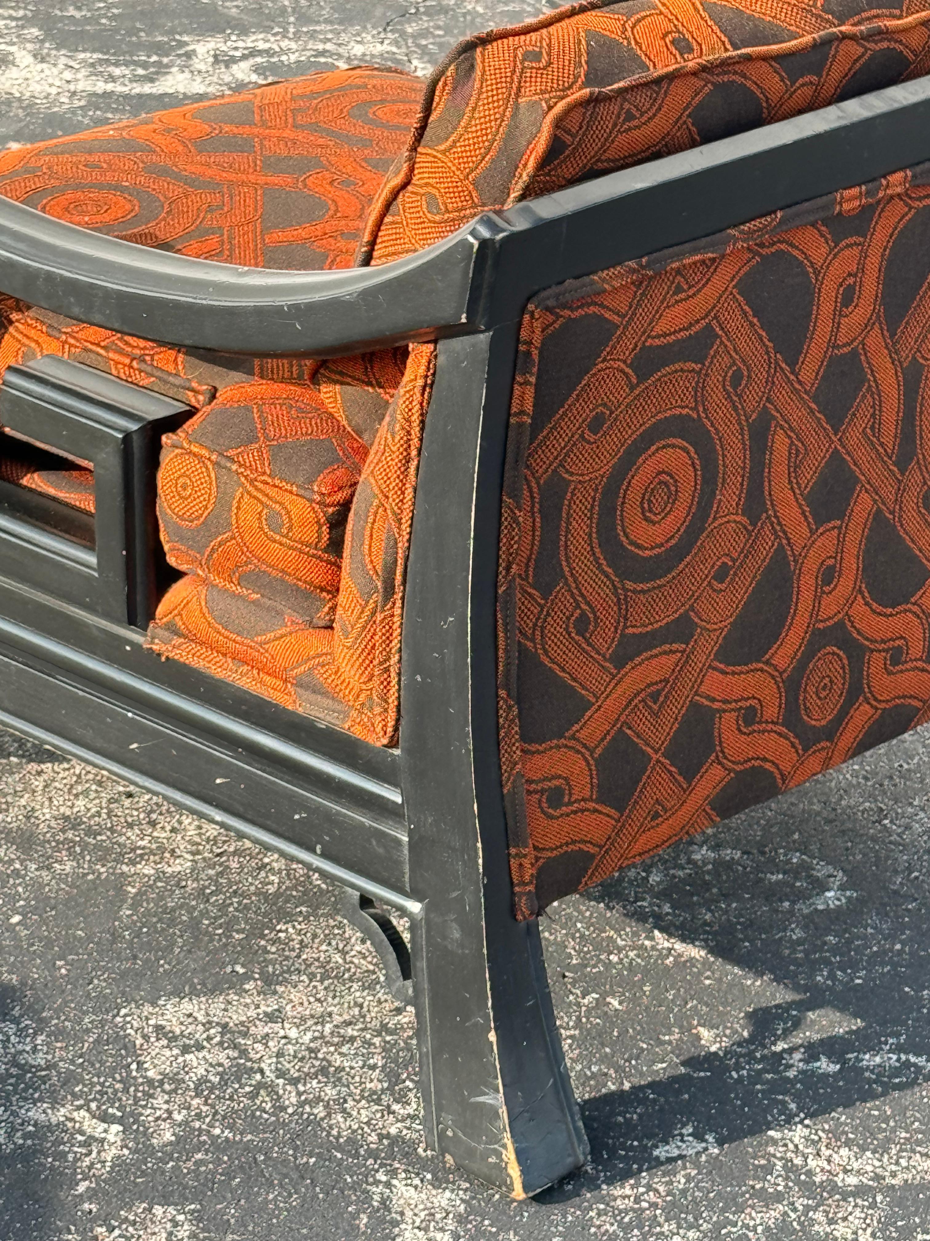Paire de fauteuils de style James Mont avec cadres noirs d'influence asiatique en vente 9
