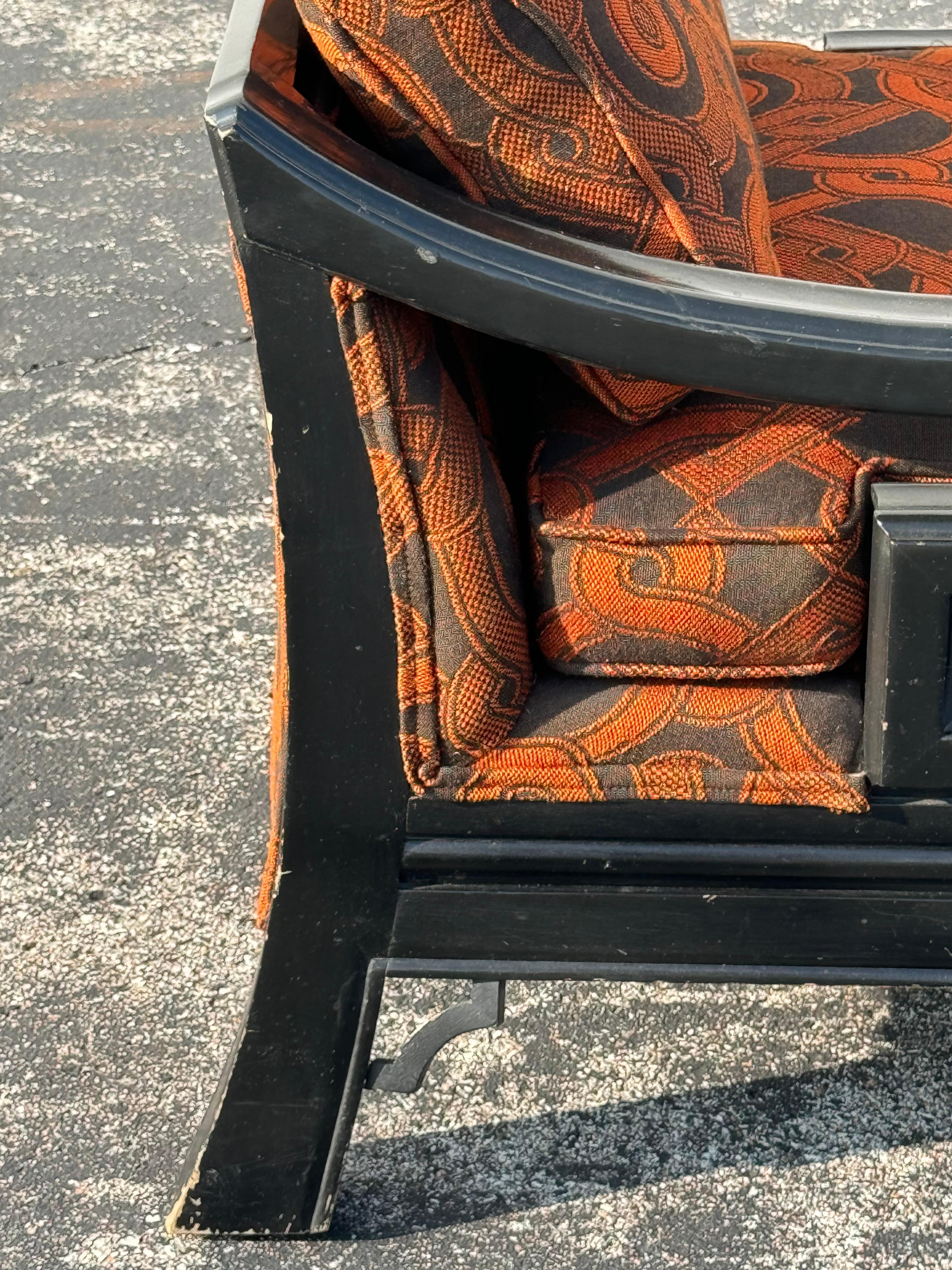 Paire de fauteuils de style James Mont avec cadres noirs d'influence asiatique en vente 2