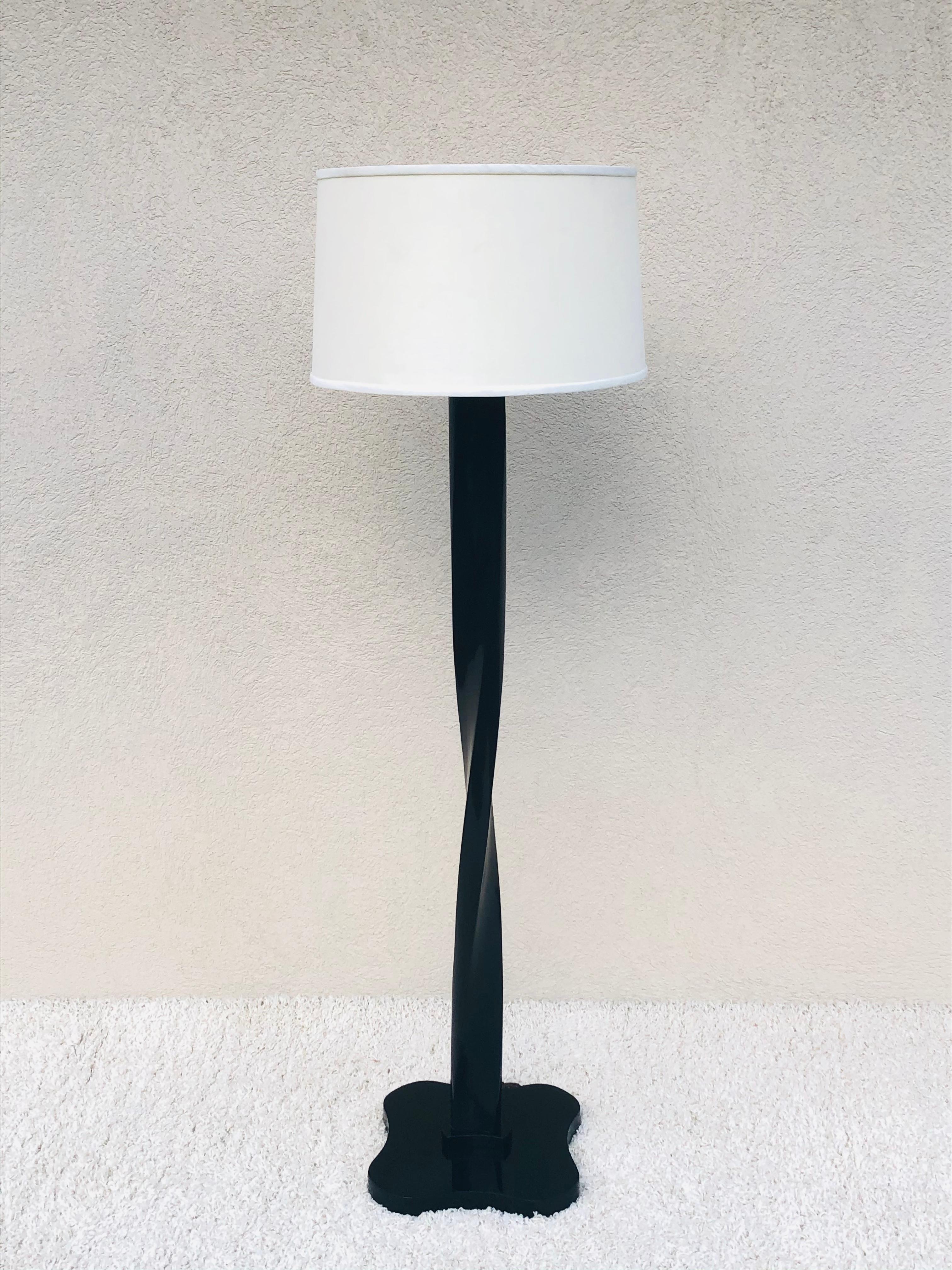 James Mont standing lamp, dark walnut lacquered finish, midcentury Hollywood Regency design.
Mont was born Demetrios Pecintoglu in Istanbul (then Constantinople, capital of the Ottoman Empire) in 1904. The early life of the man who became Mont is
