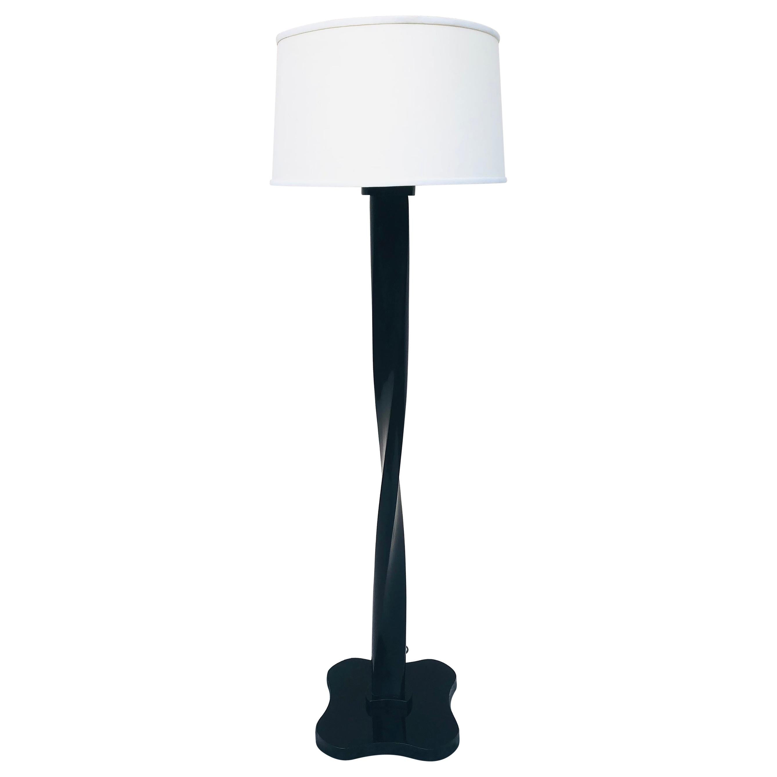 James Mont lampe sur pied Hollywood Regency en chêne torsadé finition noyer foncé en vente