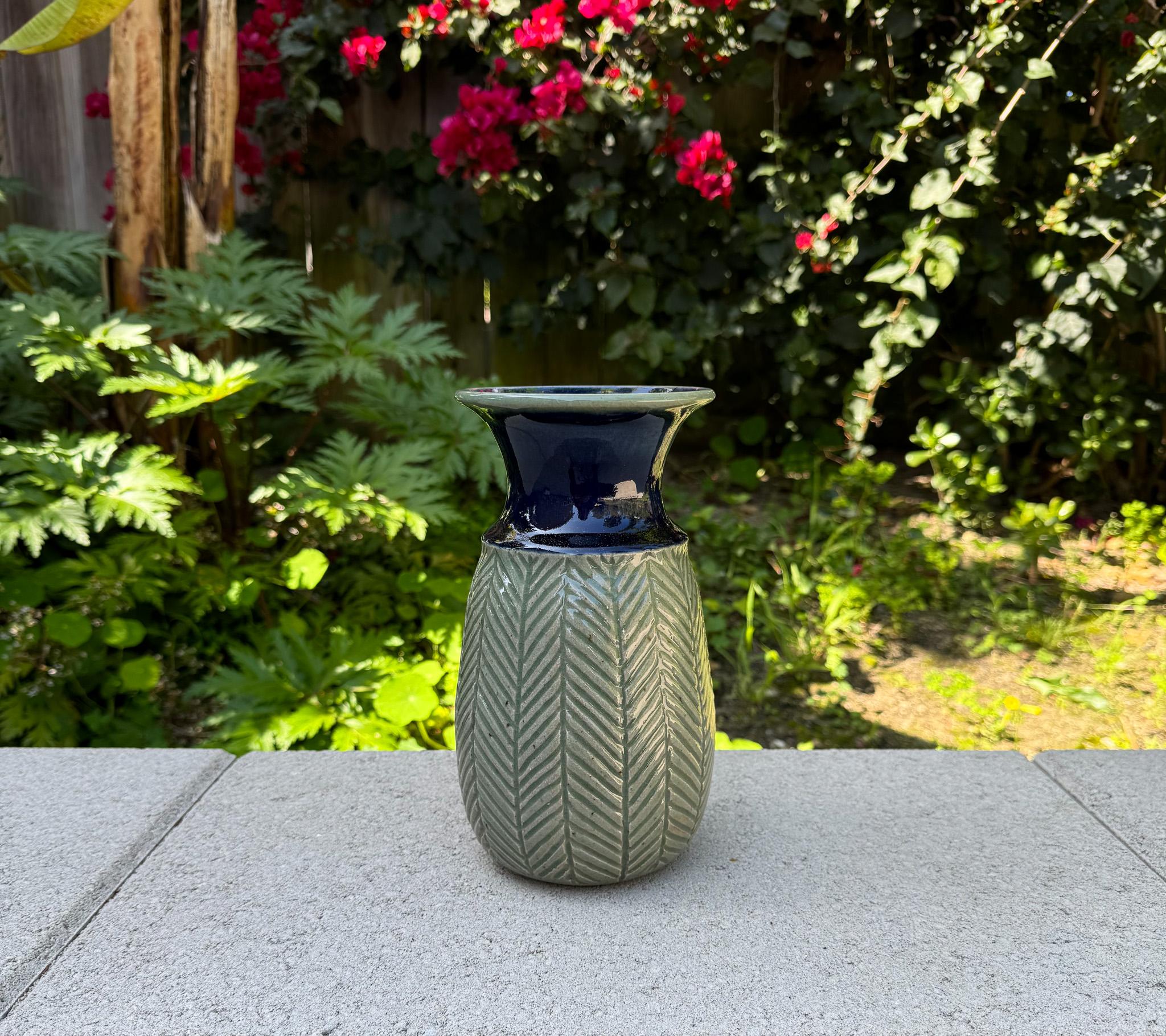 Vaso in ceramica James Morris Cotter, Stati Uniti, XX secolo in vendita 5
