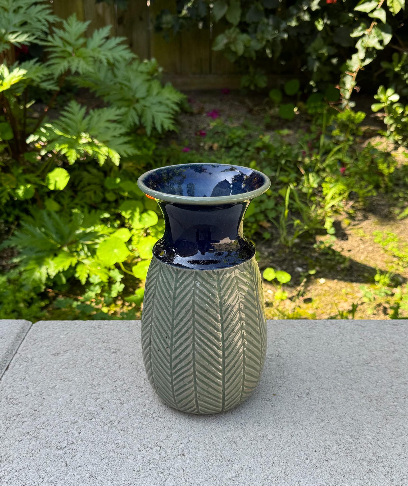 Vaso in ceramica James Morris Cotter, Stati Uniti, XX secolo in vendita 6