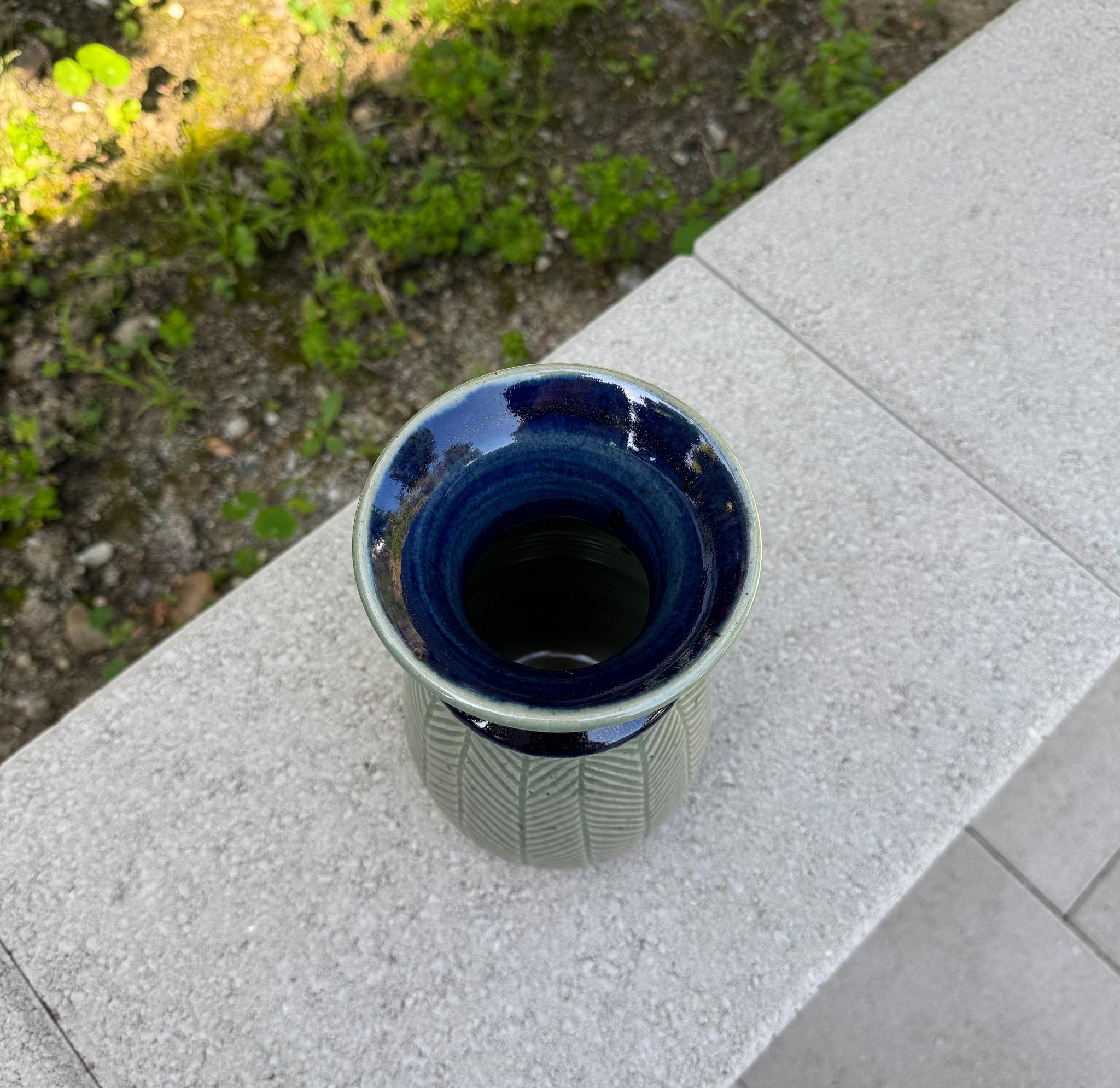 Vaso in ceramica James Morris Cotter, Stati Uniti, XX secolo In condizioni buone in vendita a San Juan Capistrano, CA