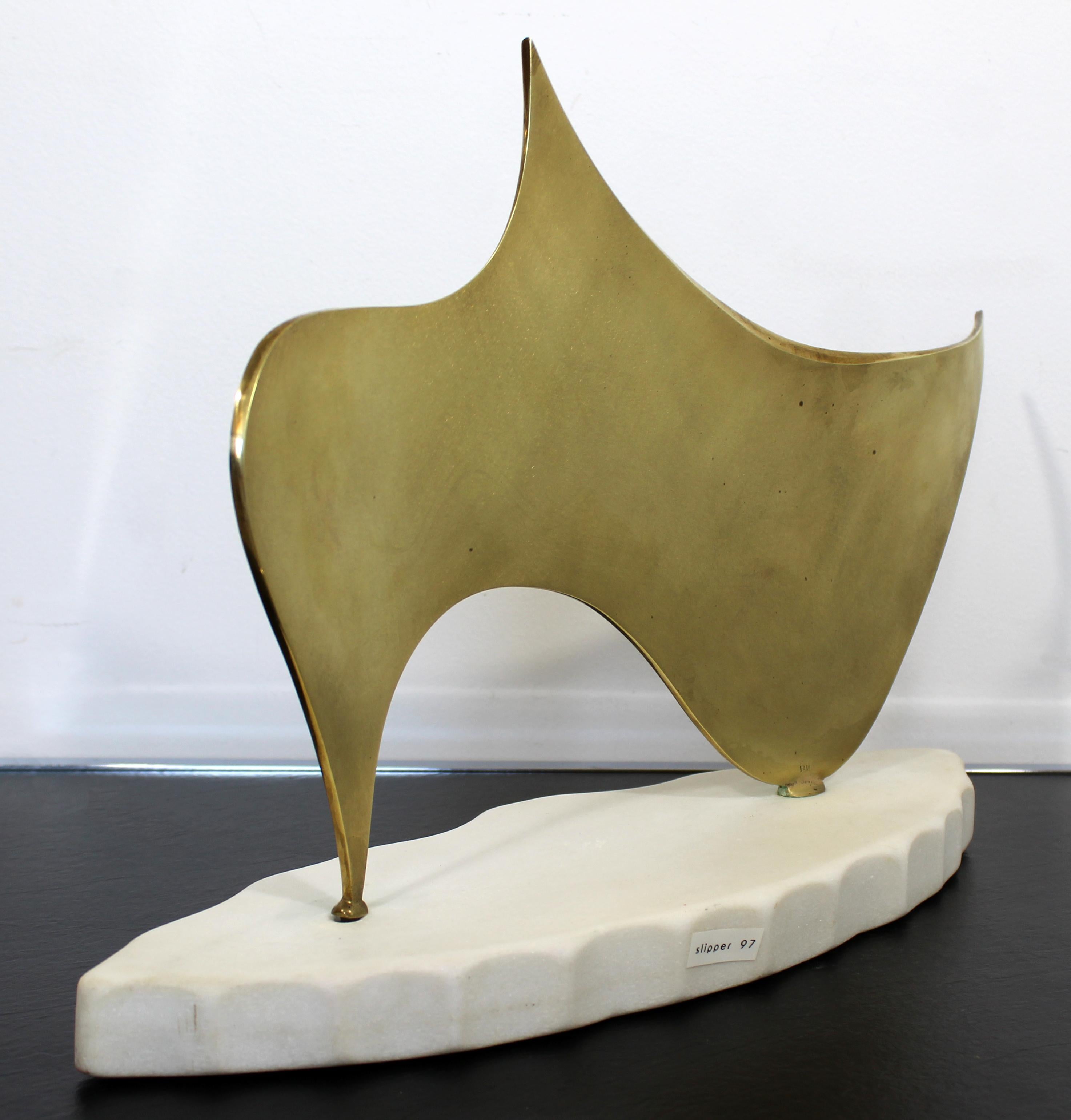 James Nani Slipper 97 - Sculpture à base en marbre abstrait doré en vente 5