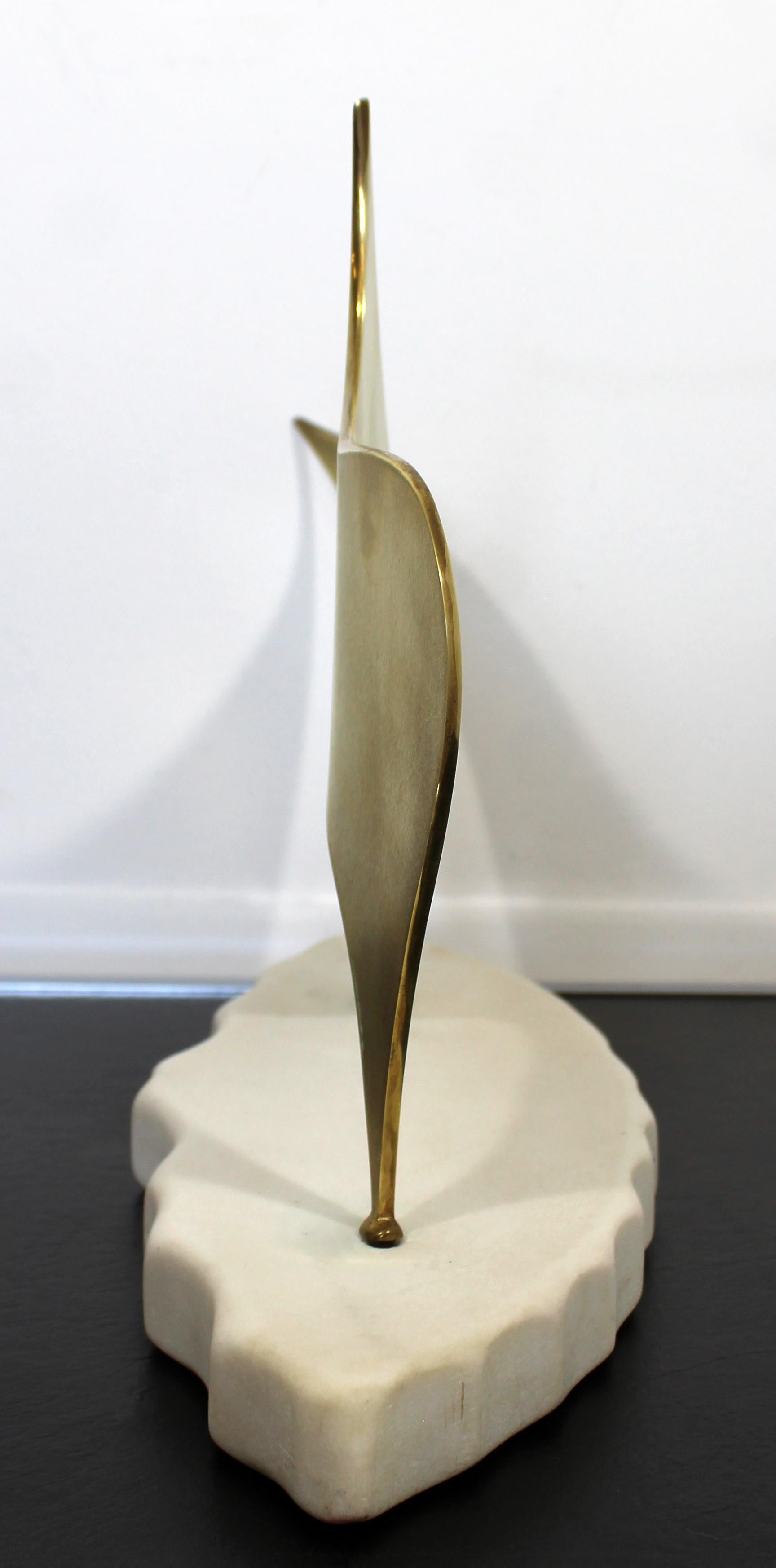 James Nani Slipper 97 - Sculpture à base en marbre abstrait doré en vente 6