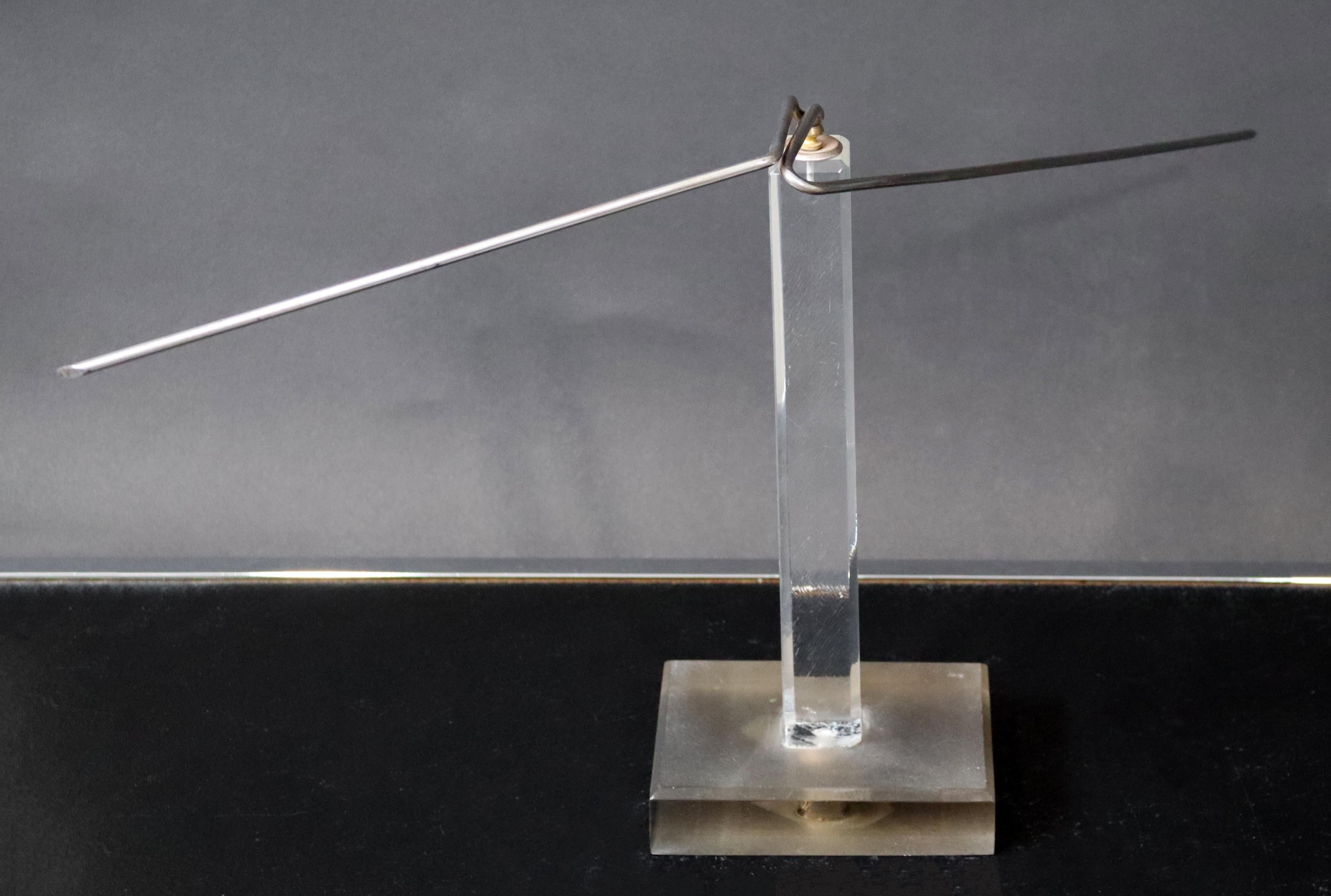 20ième siècle Sculpture cinétique d'équilibre cinétique en fil de métal sans titre de James Nani en vente