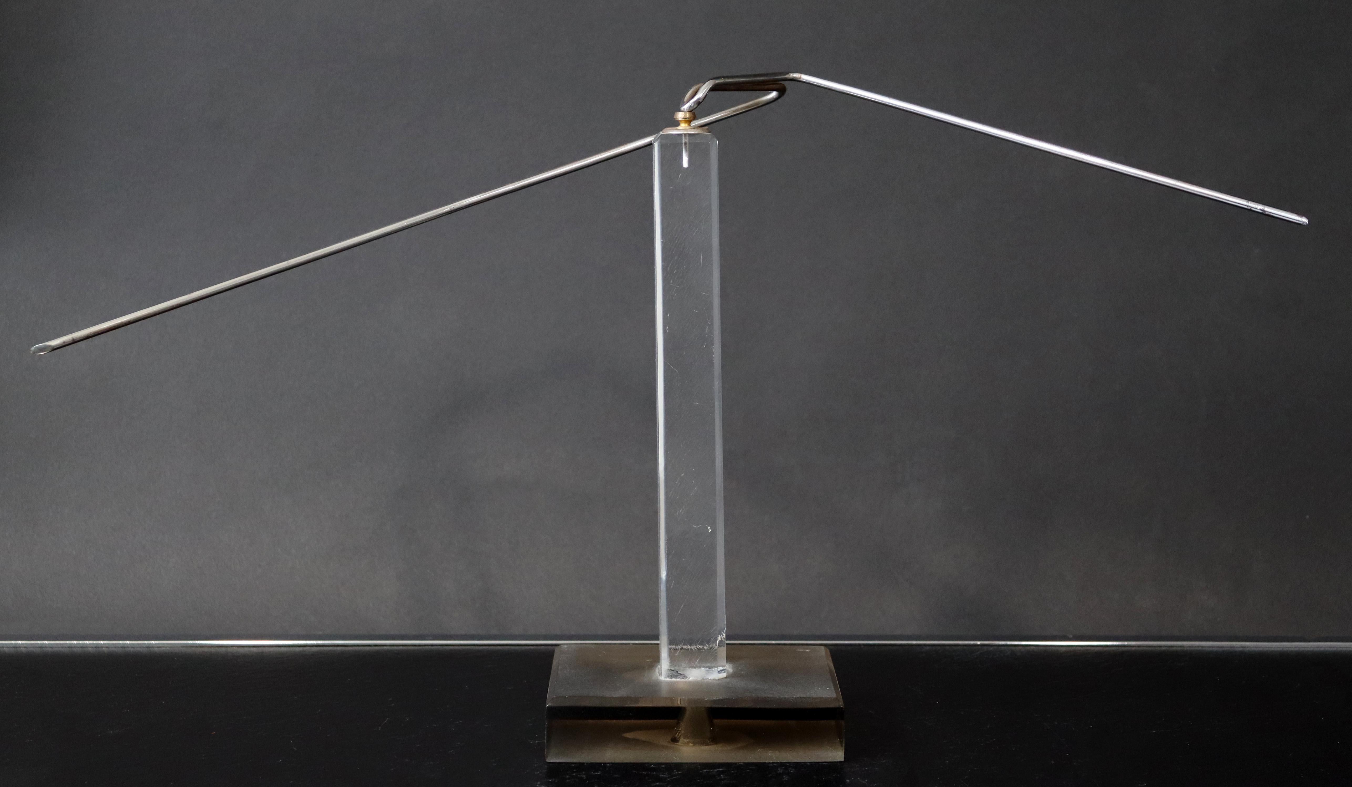 Sculpture cinétique d'équilibre cinétique en fil de métal sans titre de James Nani en vente 2