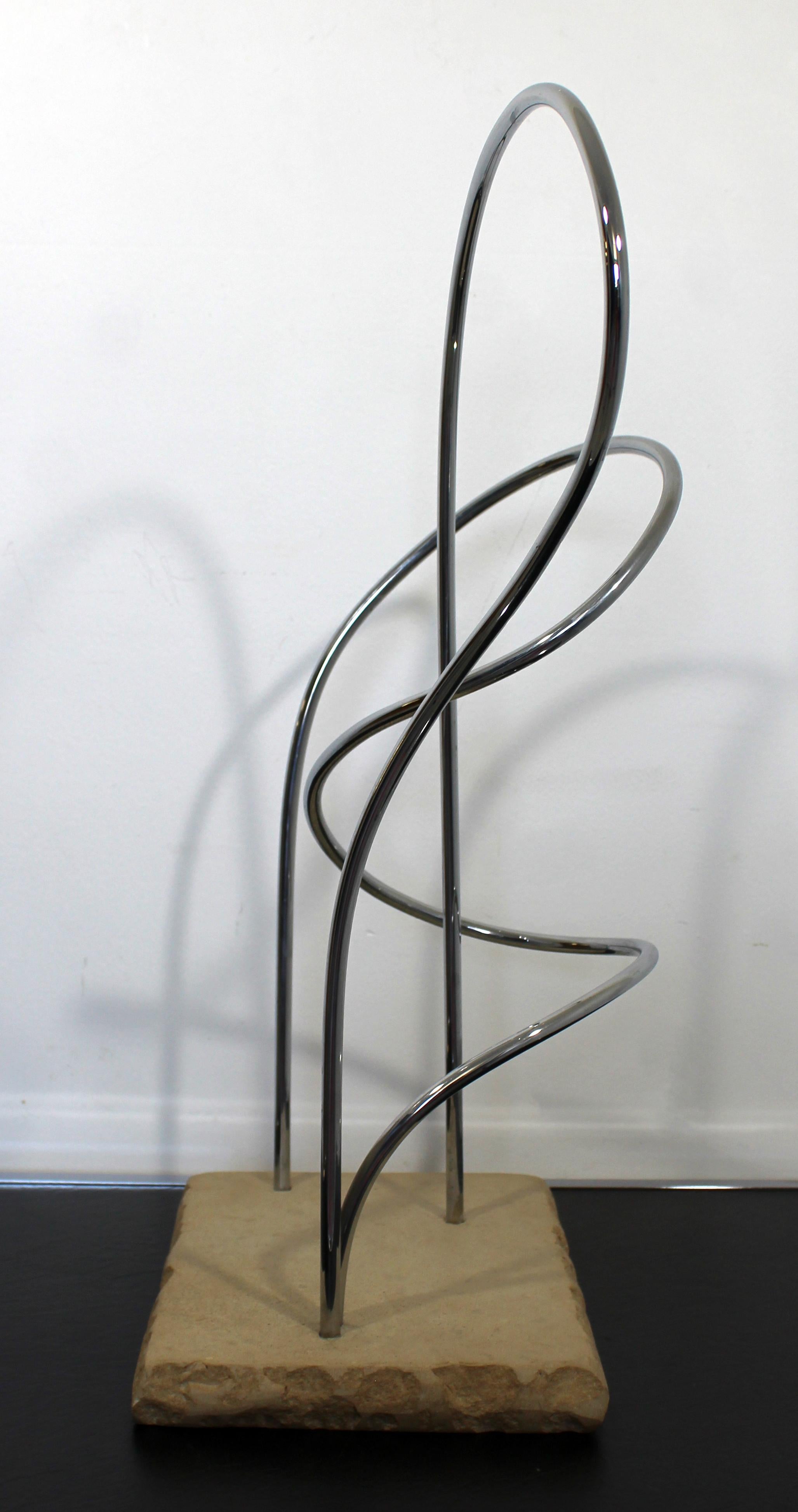 20ième siècle Grande sculpture en métal reliée entre des fils de métal, sans titre, James Nani en vente