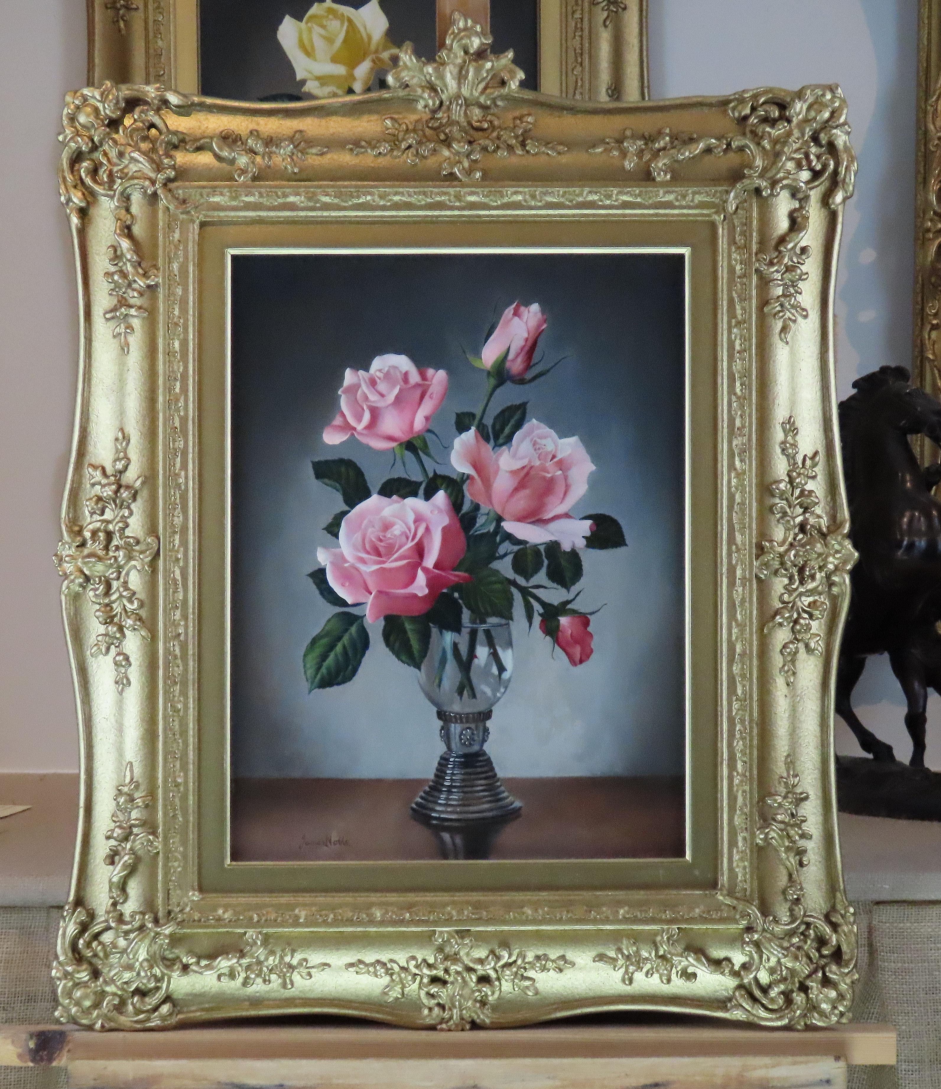 Original Ölgemälde auf Leinwand, James Noble. „Eine Vase aus rosa Rosen“ – Painting von James Noble 