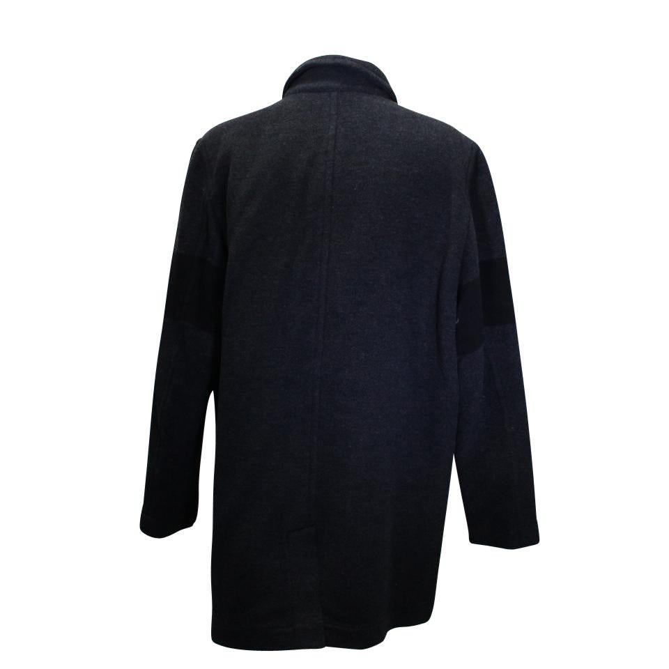 James Perse Grau Wolle Schwarz Gerippter Trenchcoat Shirt

Die schlichten Mäntel von James Perse sind ein Muss für Ihren Kleiderschrank! Hergestellt aus hochwertigen Materialien und hergestellt in den USA. Erweitern Sie Ihren Kleiderschrank um ein