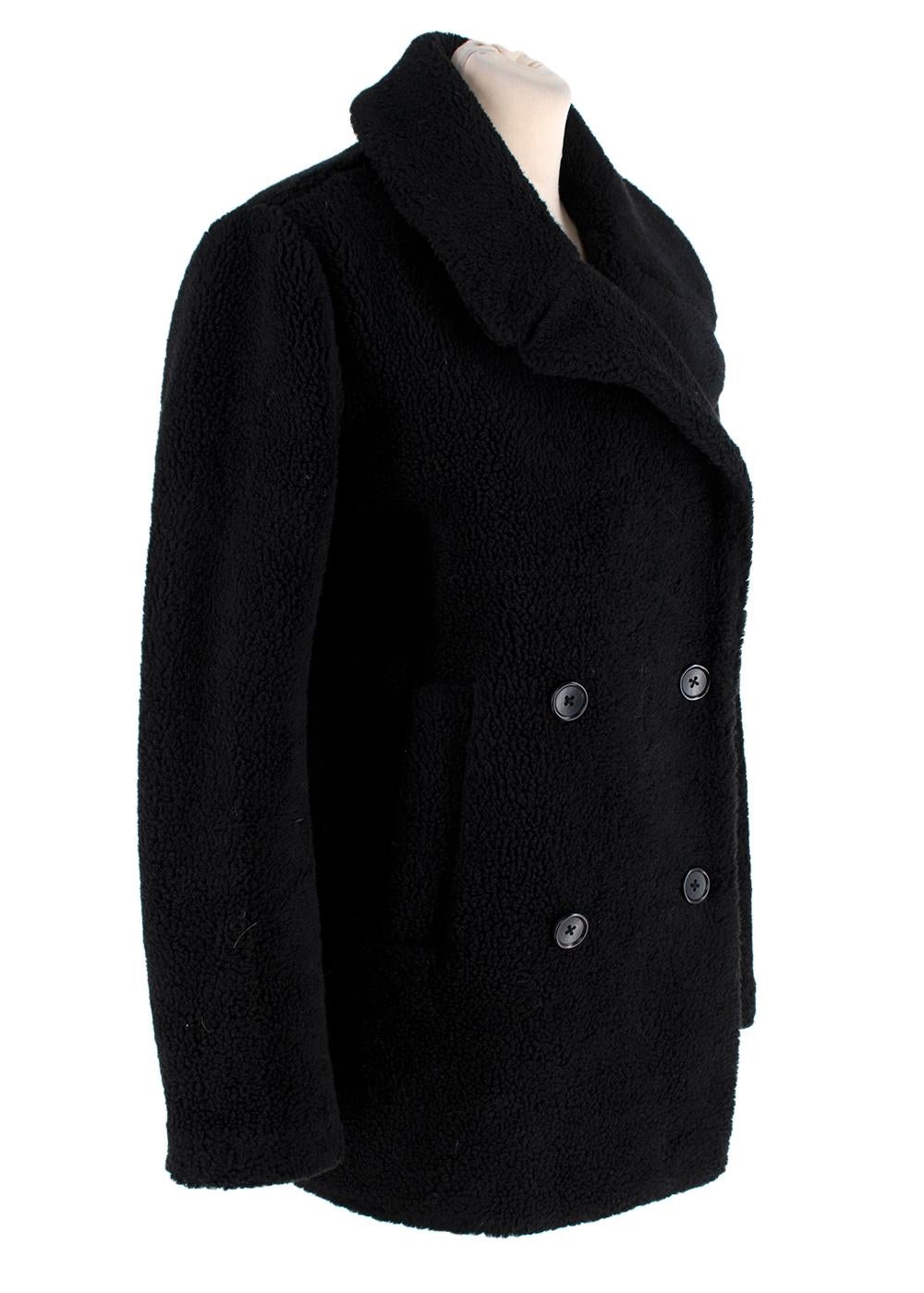 James Perse Sherpa Black Double Breatsed Peacoat

- Synthethic sherpa coat in black
- Double layered traditional peacoat collar detail
- Double breasted centre front opening
- Front welt pockets
- Partially lined at front

Materials:
80%