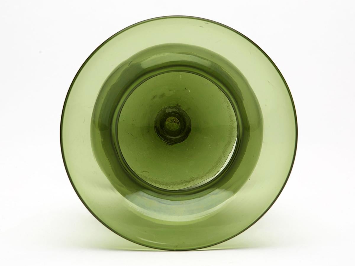 James Powell Art Nouveau Green Glass Bud Shaped Vase In Good Condition For Sale In Bishop's Stortford, Hertfordshire