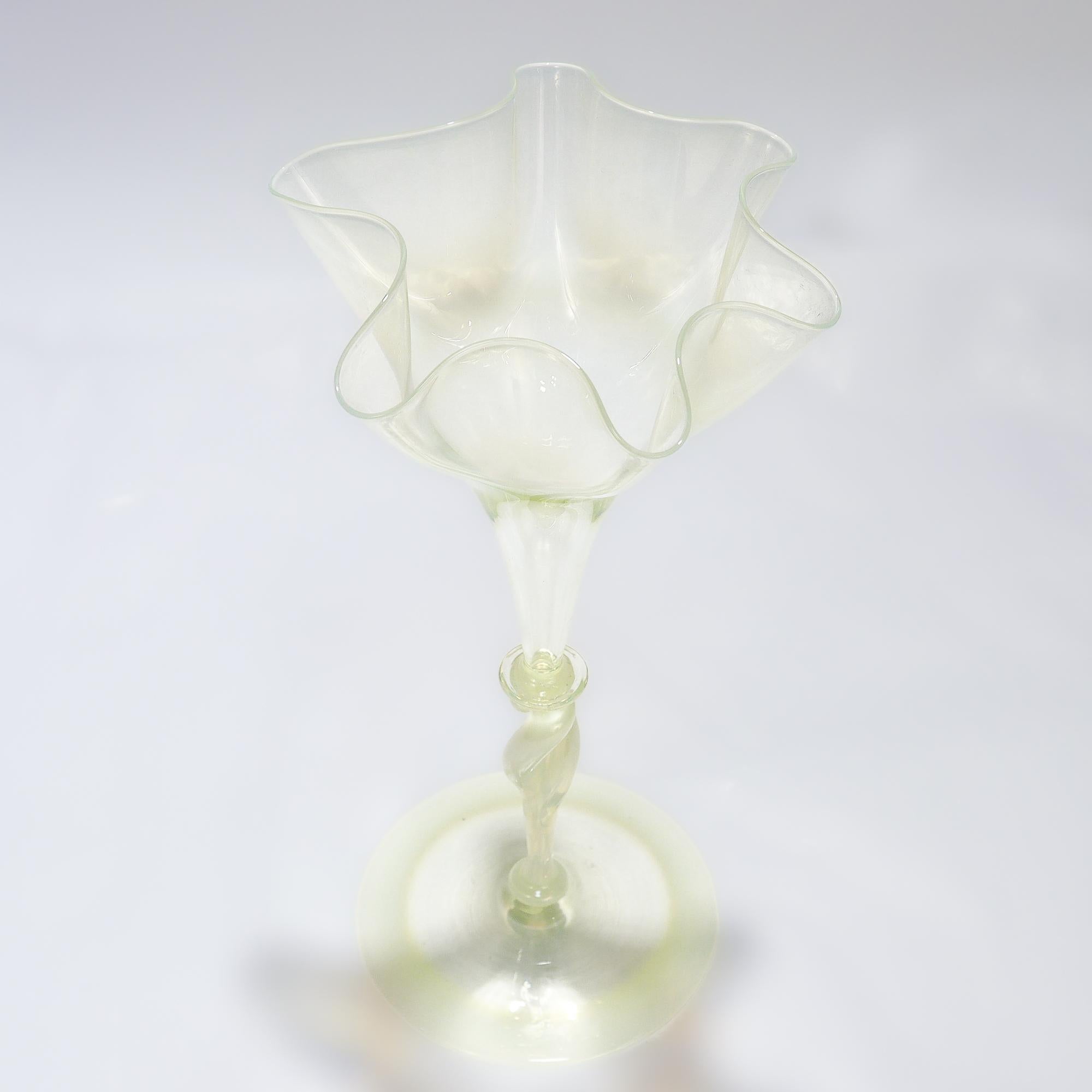 Verre James Powell & Sons for Whitefriars Straw Opal Glass Twist Stem Vase or Goblet (Vase ou gobelet à pied torsadé) en vente