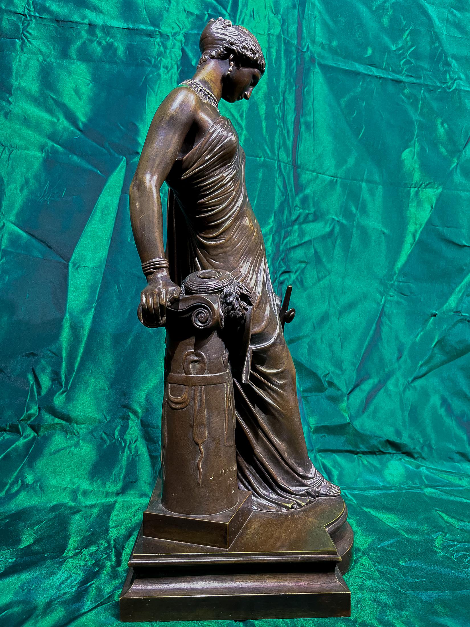 Saffo appoggiata a una colonna con la lira di Pradier in bronzo francese in vendita 2