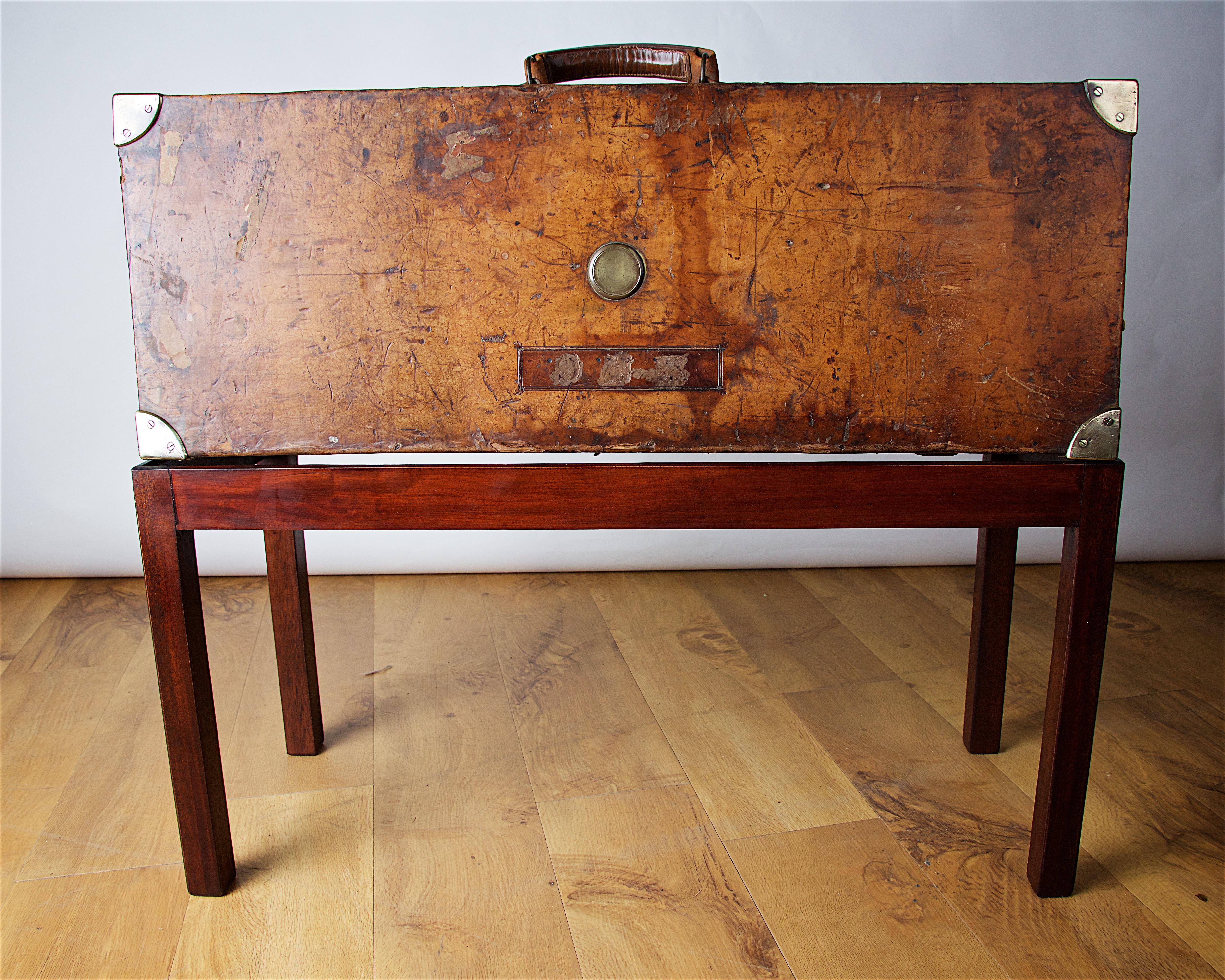 James Purdey & Sons, London, Leather, Oak and Brass-Mounted Gun Case 5