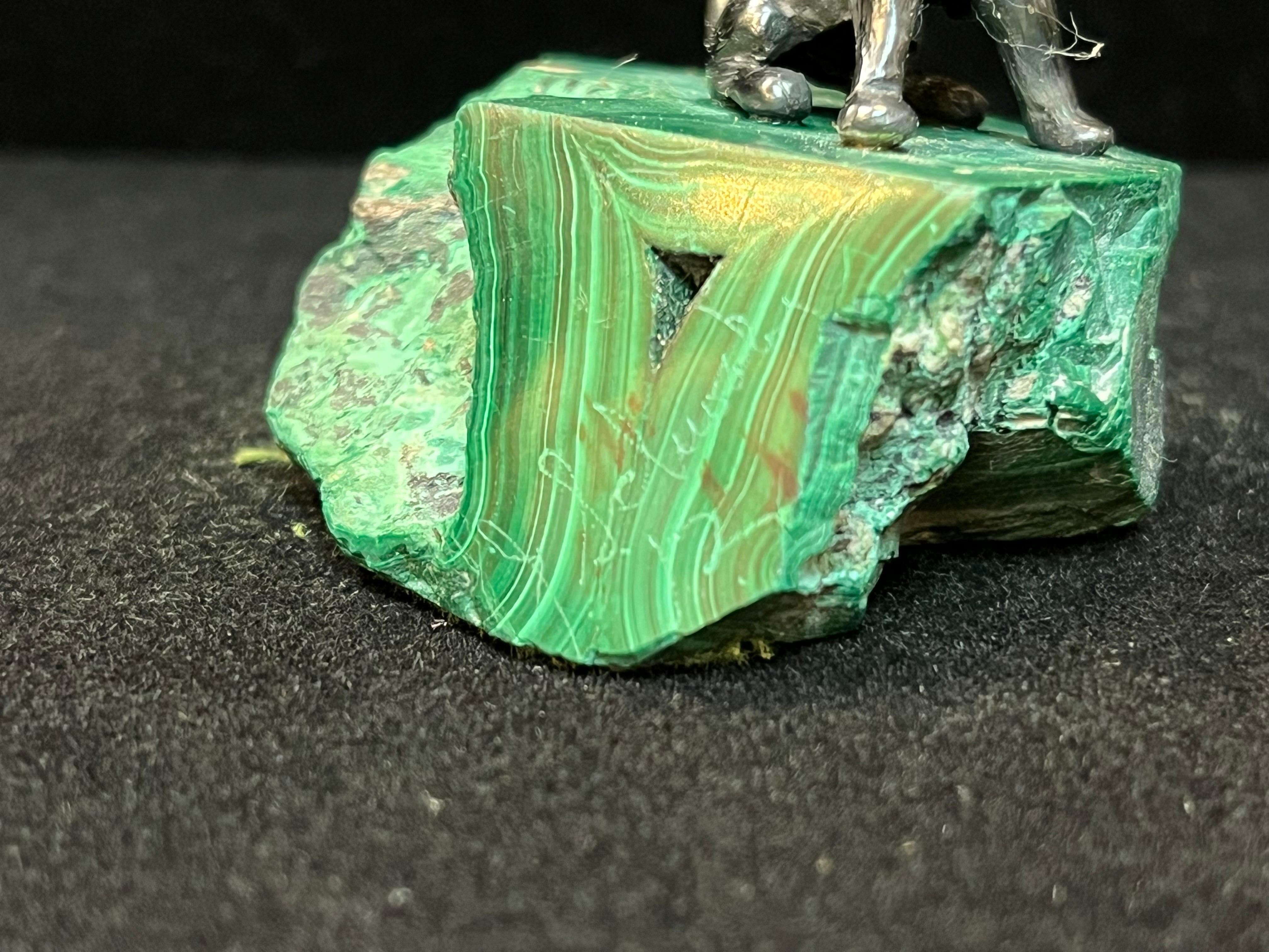 James Schwabe - Sculpture de lion en argent sterling et pierres précieuses montée sur malachite en vente 11