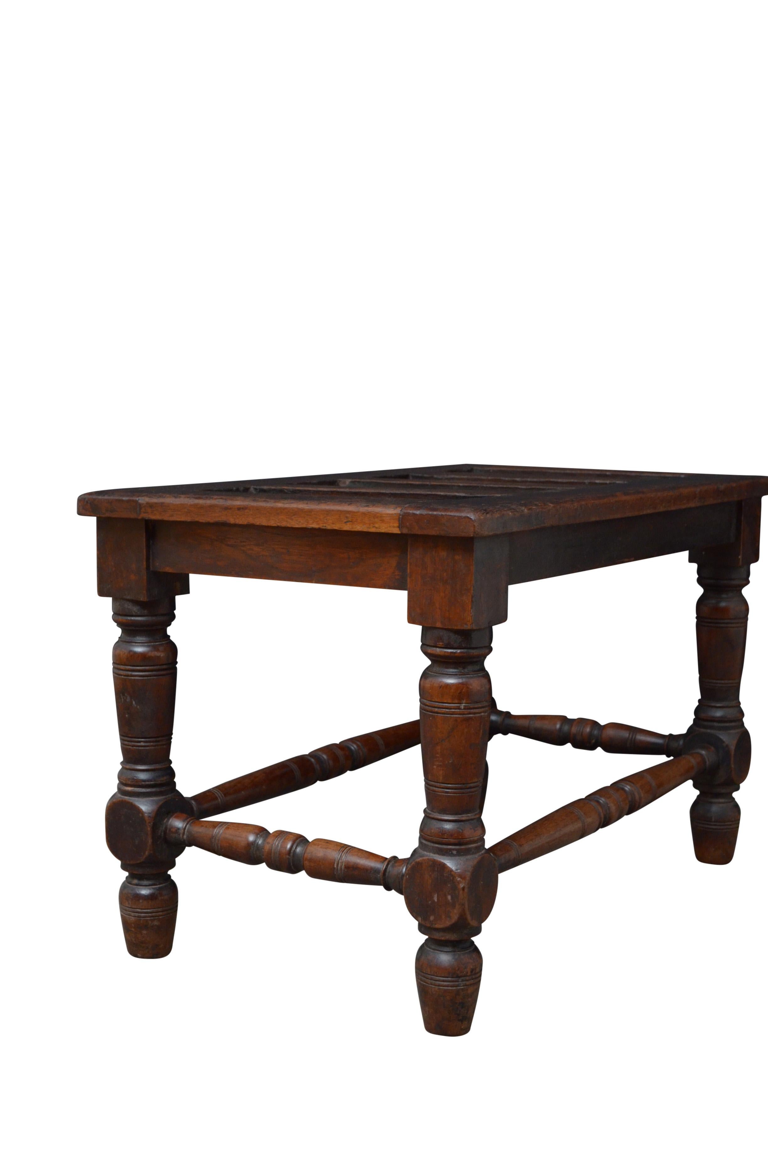 Banc de hall avec porte-bagages James Shoolbred en vente 1