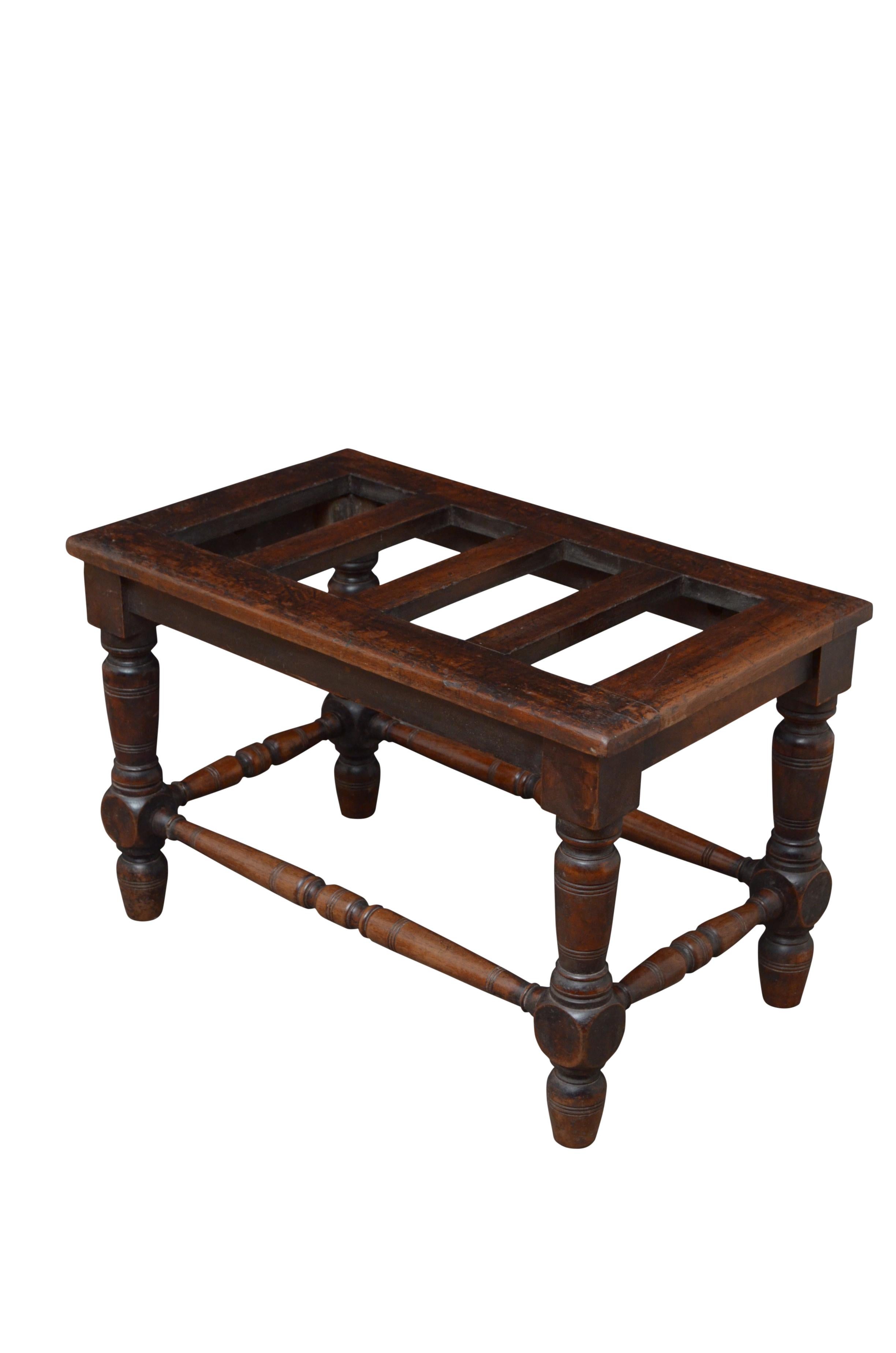Banc de hall avec porte-bagages James Shoolbred en vente 3