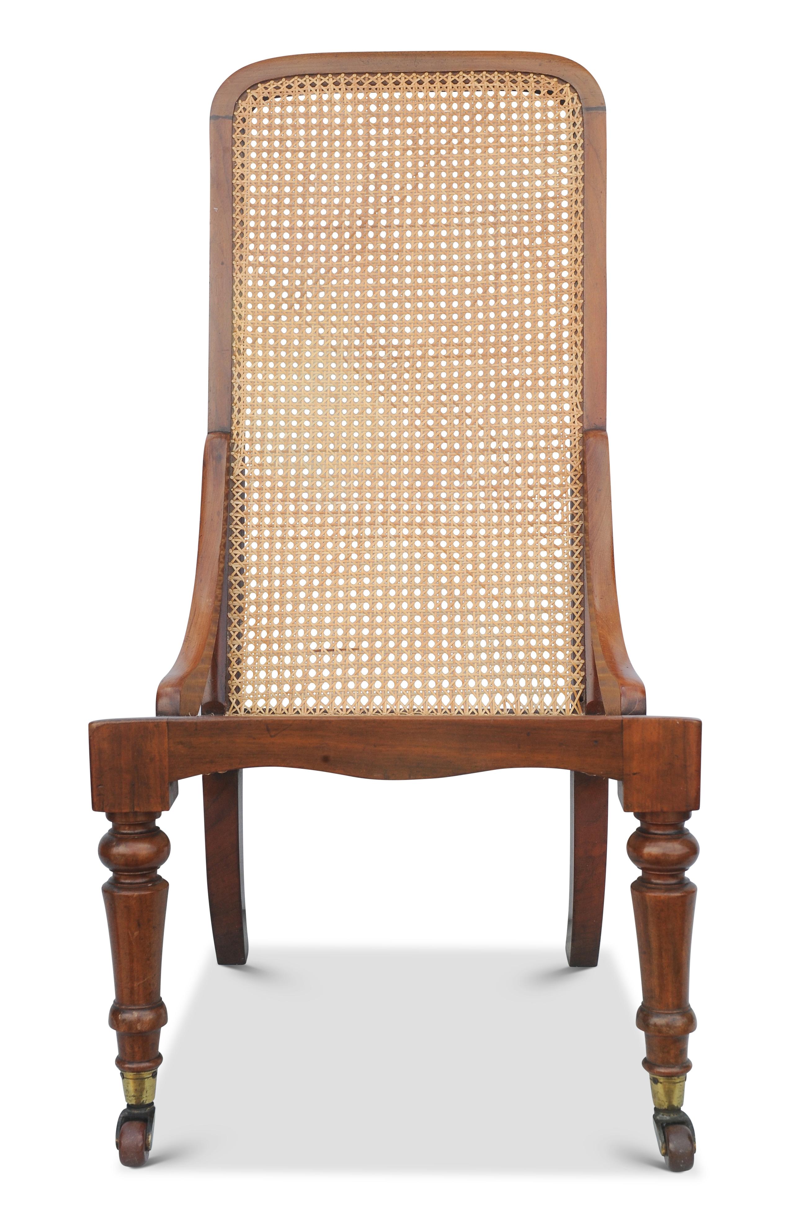 Britannique Chaise de bibliothèque basse victorienne en rotin et bouleau de James Shoolbred en vente