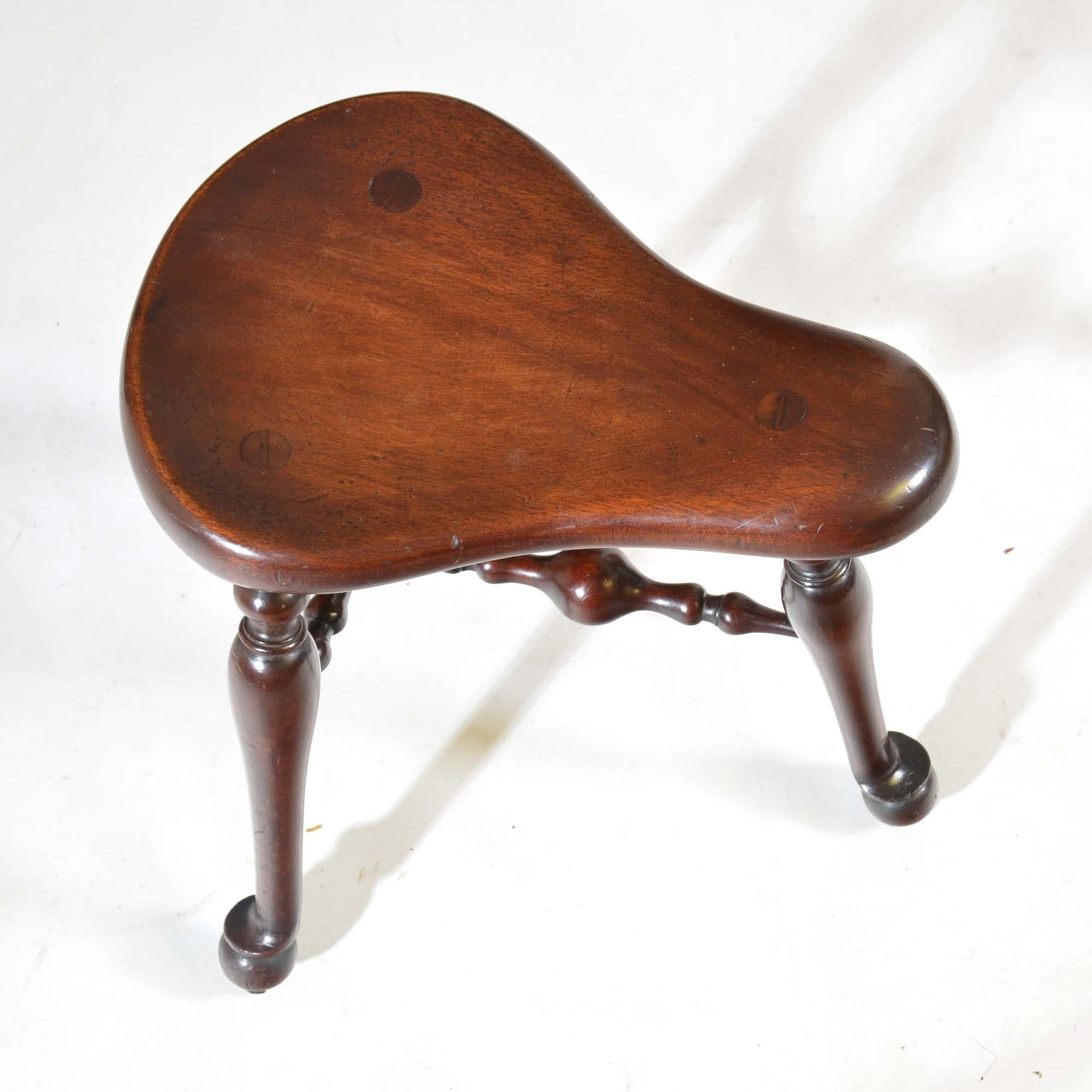 English James Shoolbred walnut three legged cock-fighting stool For Sale
