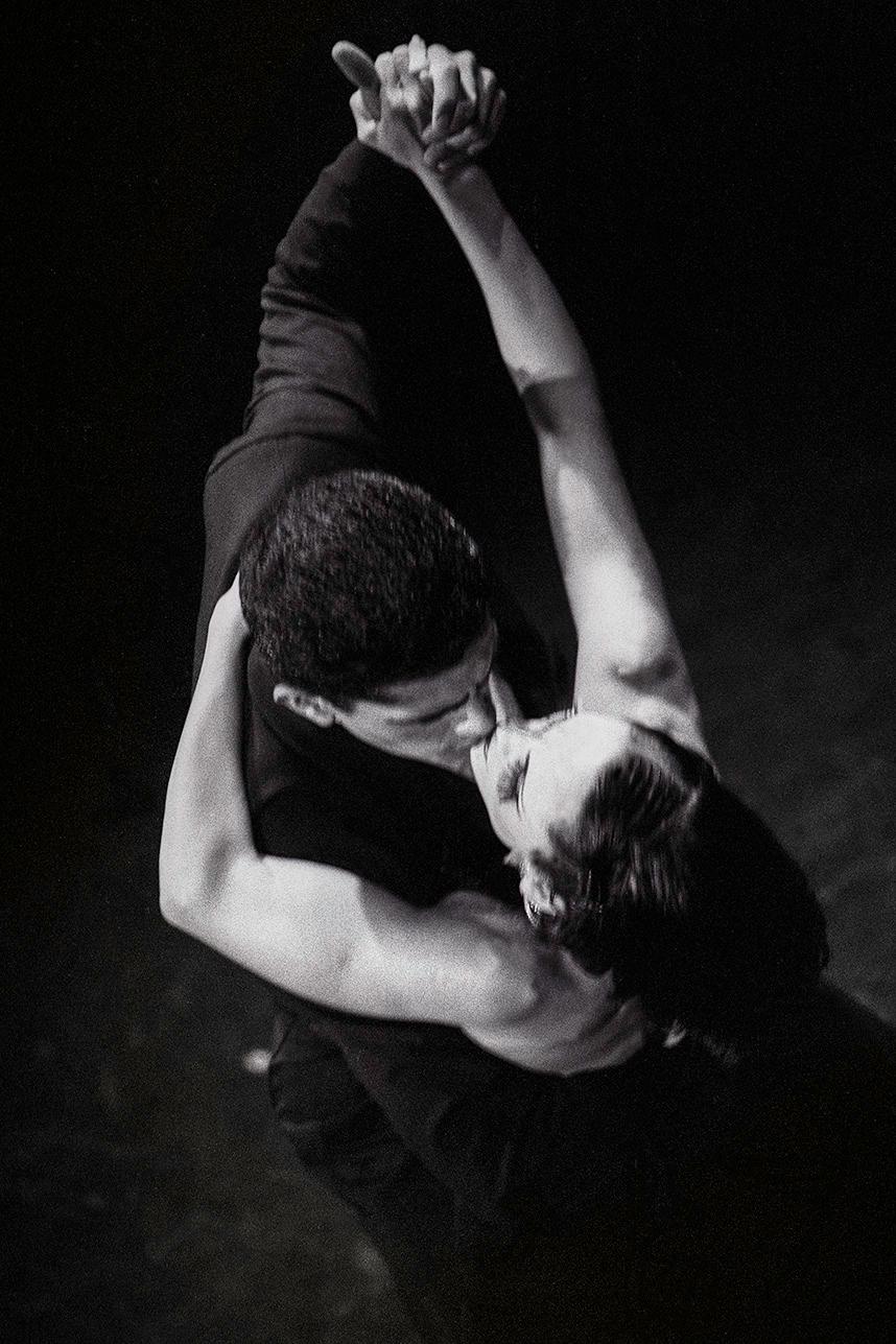 El Beso de James Sparshatt. Fotografía enmarcada en gelatina de plata baritada. en venta 1