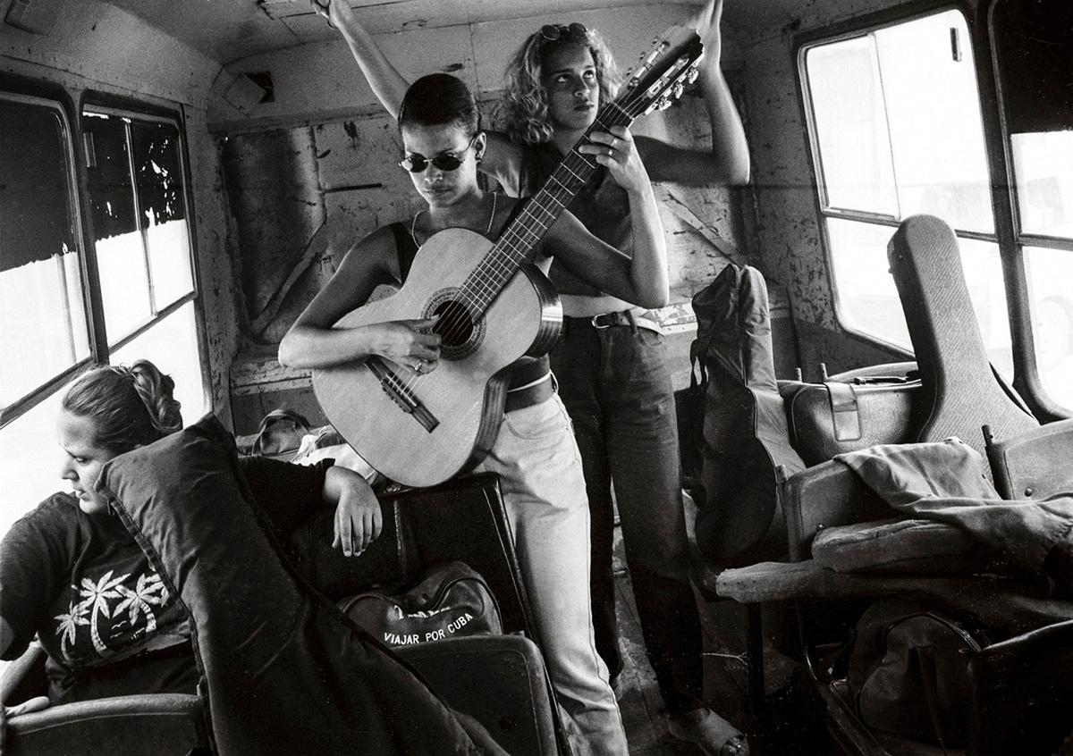 El Viaje de James Sparshatt  - Fotografía enmarcada Paladio Platino en venta 1