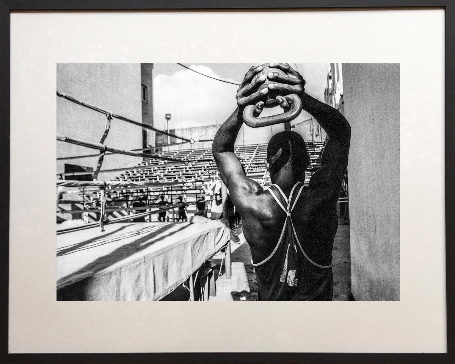 Fuerza y Poder von James Sparshatt. Gerahmter Baryta Fotodruck aus Silber-Gelatine im Angebot 1