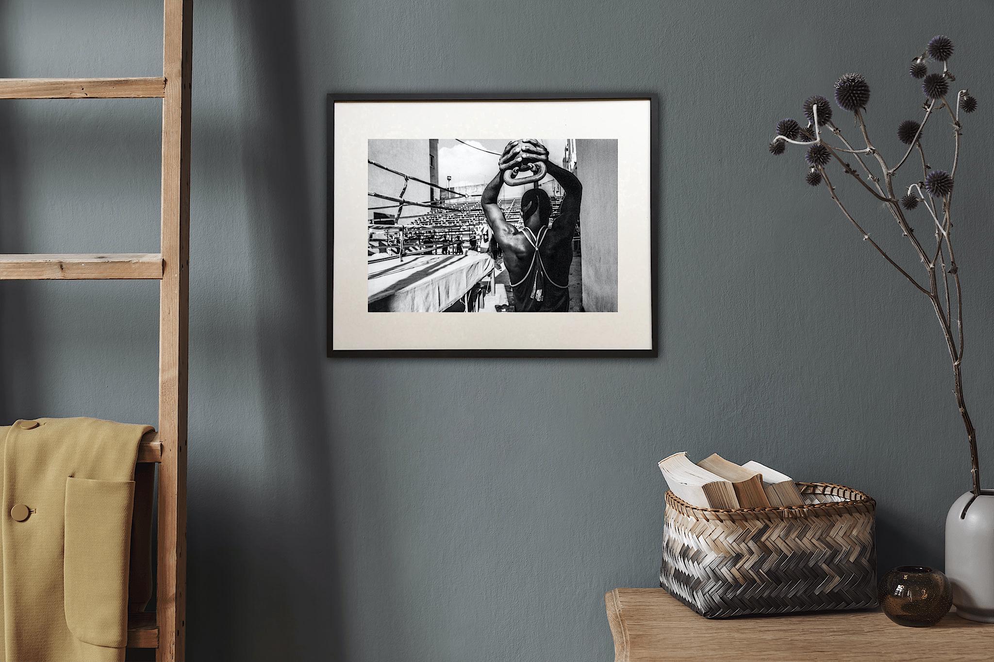 Fuerza y Poder von James Sparshatt. Gerahmter Baryta Fotodruck aus Silber-Gelatine im Angebot 2