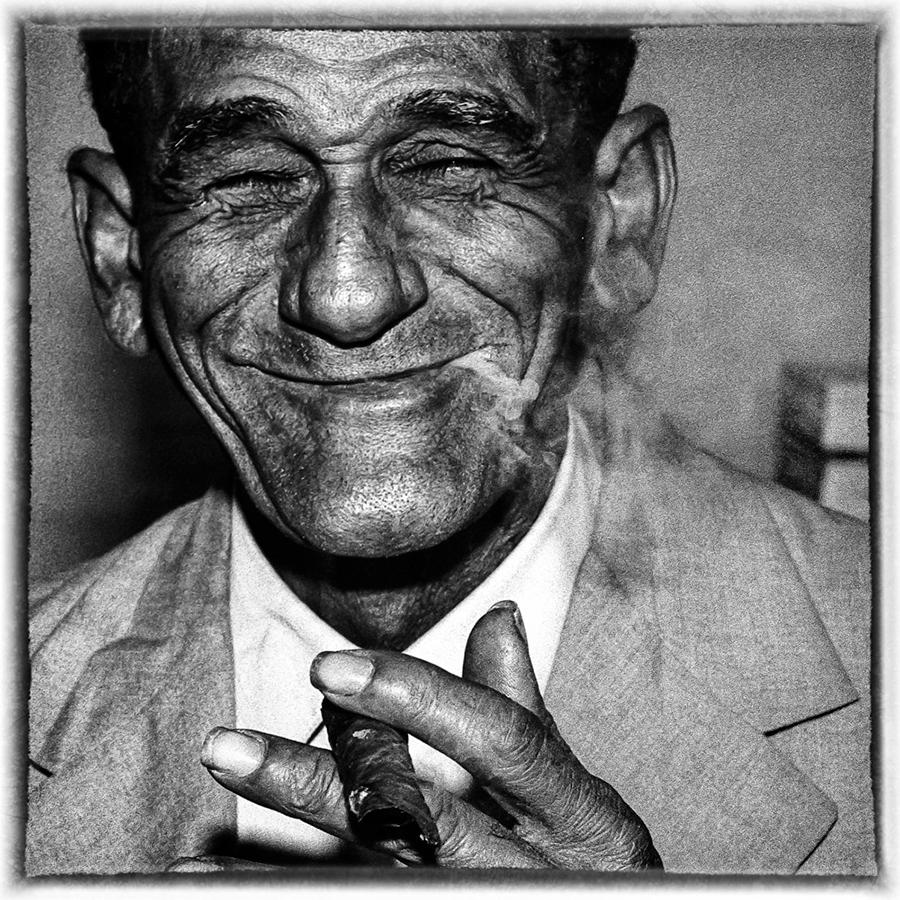 Hombre De Media Luna par James Sparshatt. Portrait imprimé sur aluminium de 20 x 20 cm
