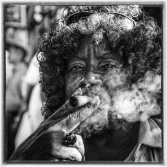 La Dama del Callejón de James Sparshatt. Gelatina de plata baritada, 2001