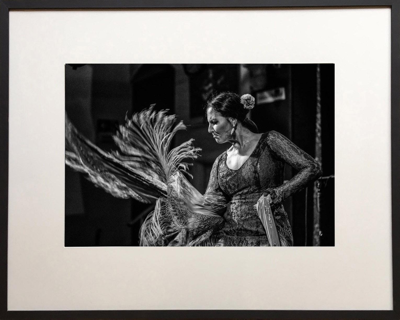 La Furia del Mantón. Black and white photograph of flamenco by James Sparshatt 