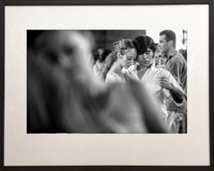 Los Tangueros von James Sparshatt. Romantisches Schwarz-Weiß-Foto von Tangotänzern