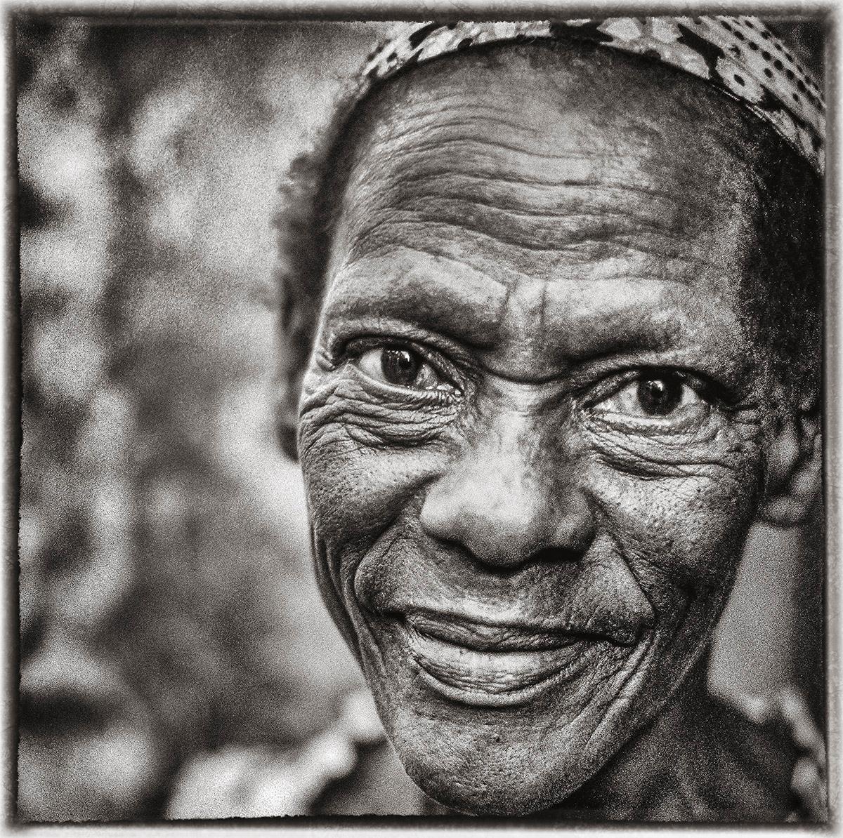 Mujer De Santiago by James Sparshatt. Portrait photograph. Silver Gelatin Print For Sale 1