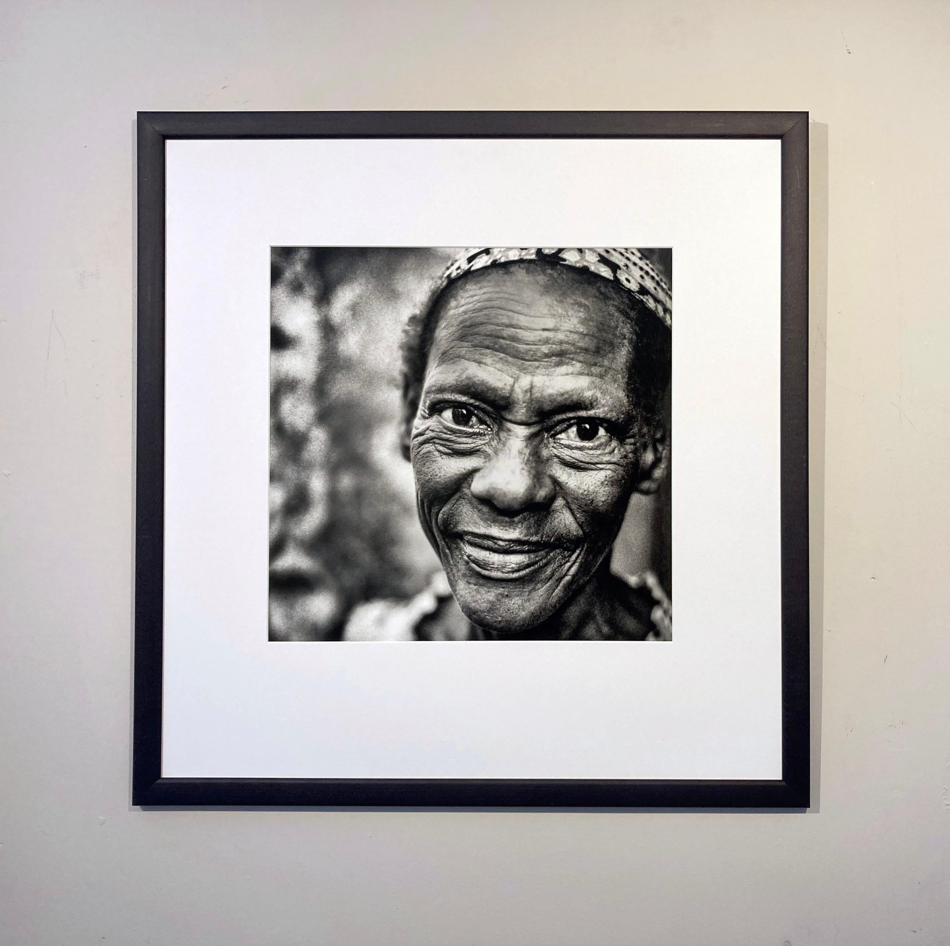 Mujer De Santiago by James Sparshatt. Portrait photograph. Silver Gelatin Print For Sale 3